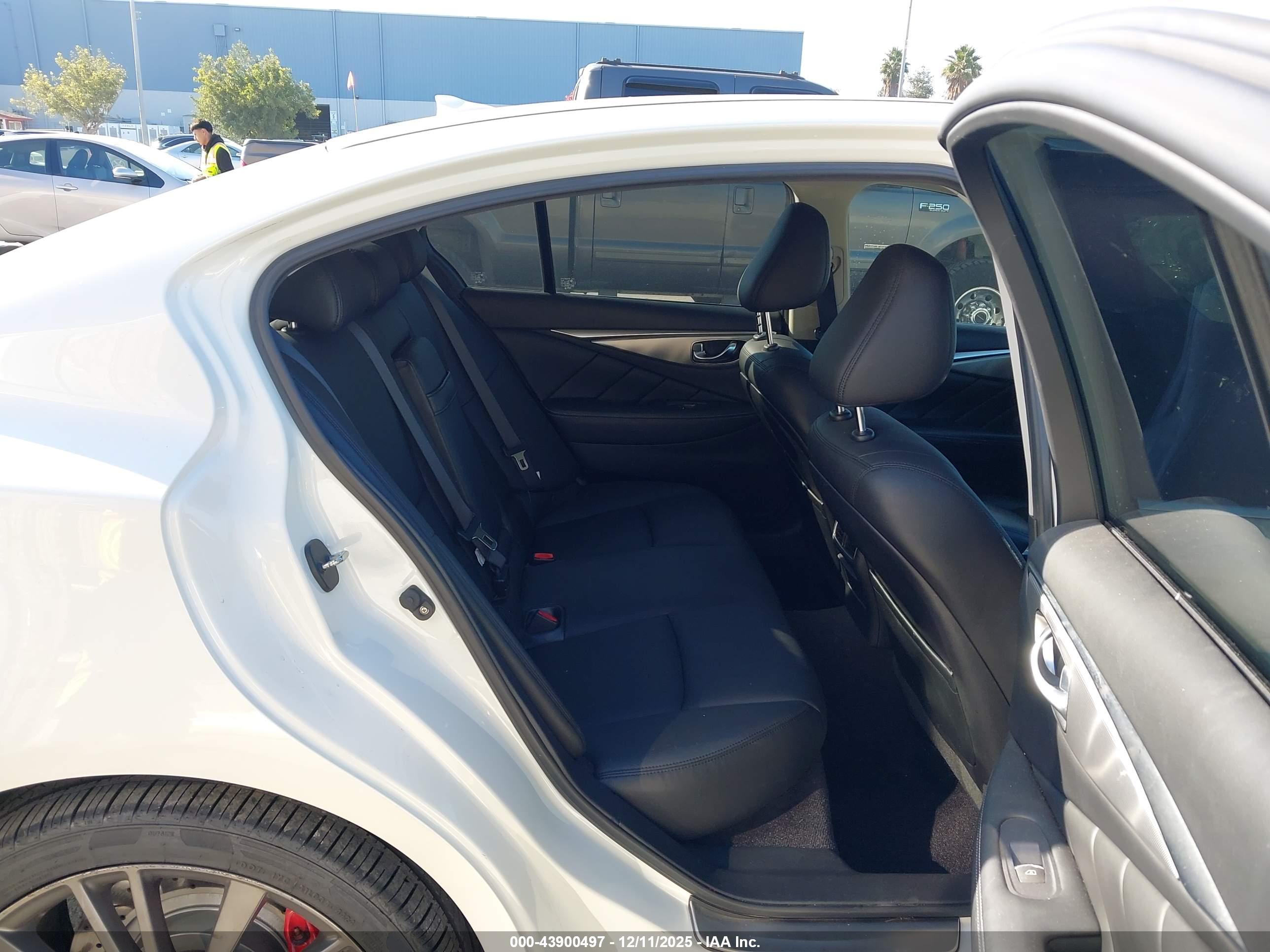 INFINITI Q50 image 8