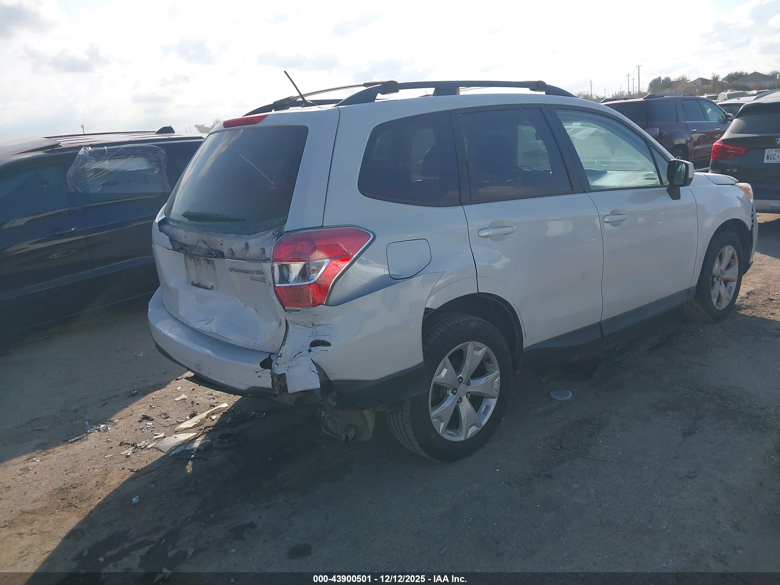 SUBARU FORESTER image 4