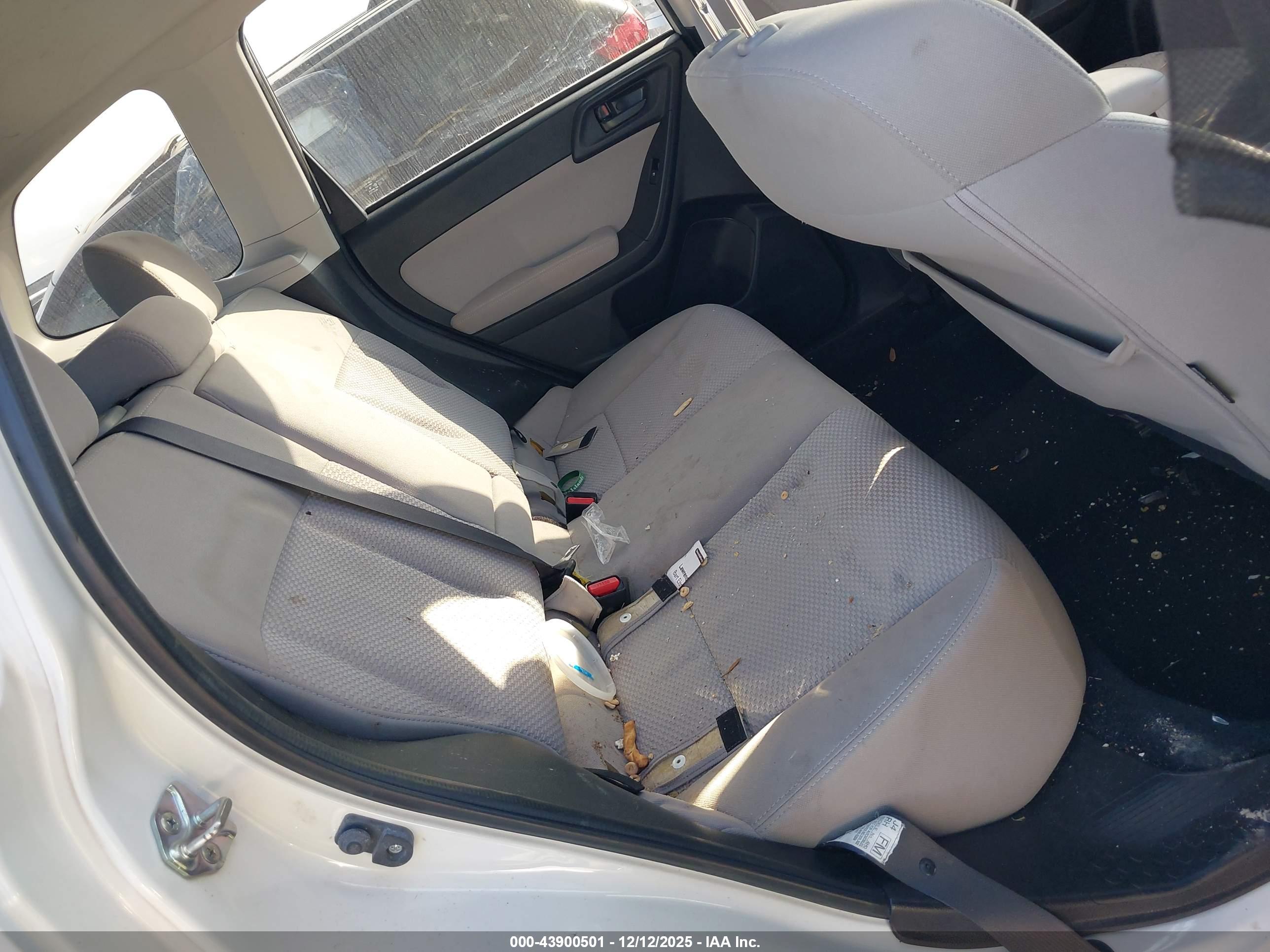 SUBARU FORESTER image 8