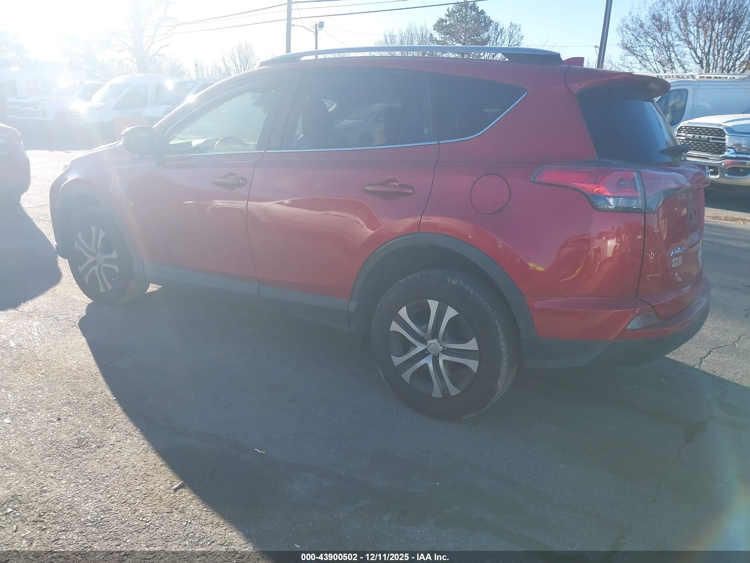TOYOTA RAV4 image 3
