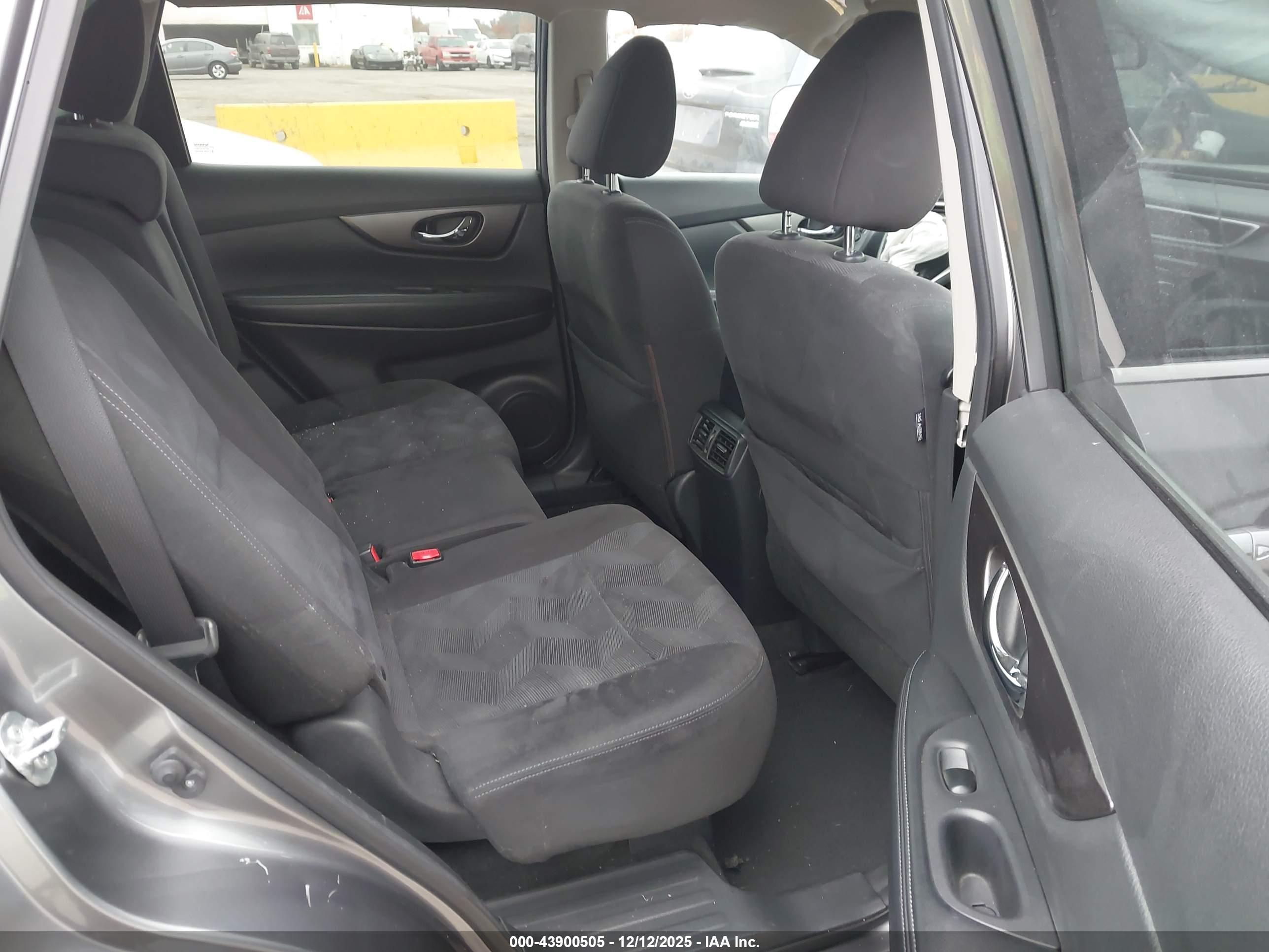 NISSAN ROGUE image 8