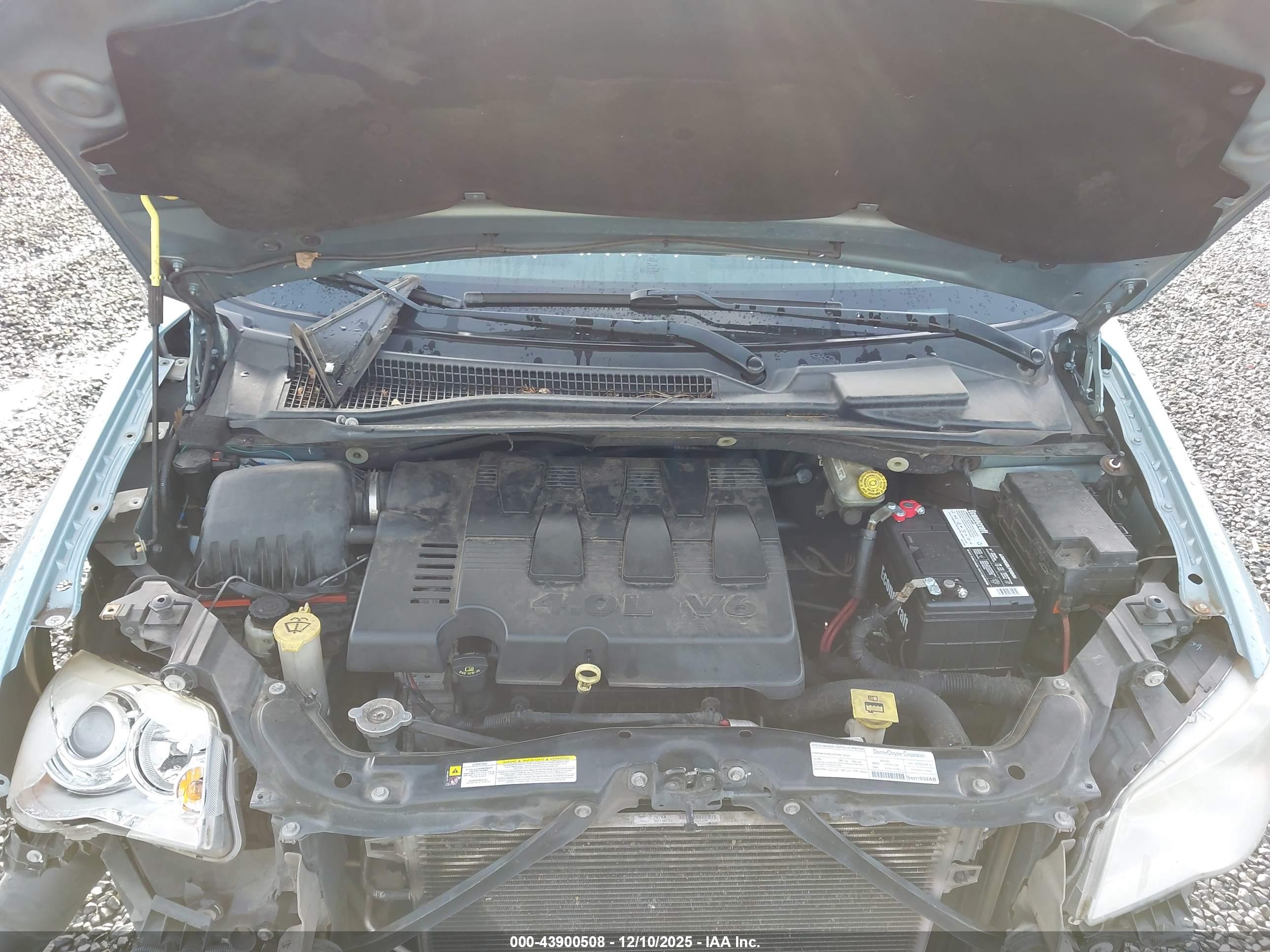 CHRYSLER TOWN image 10