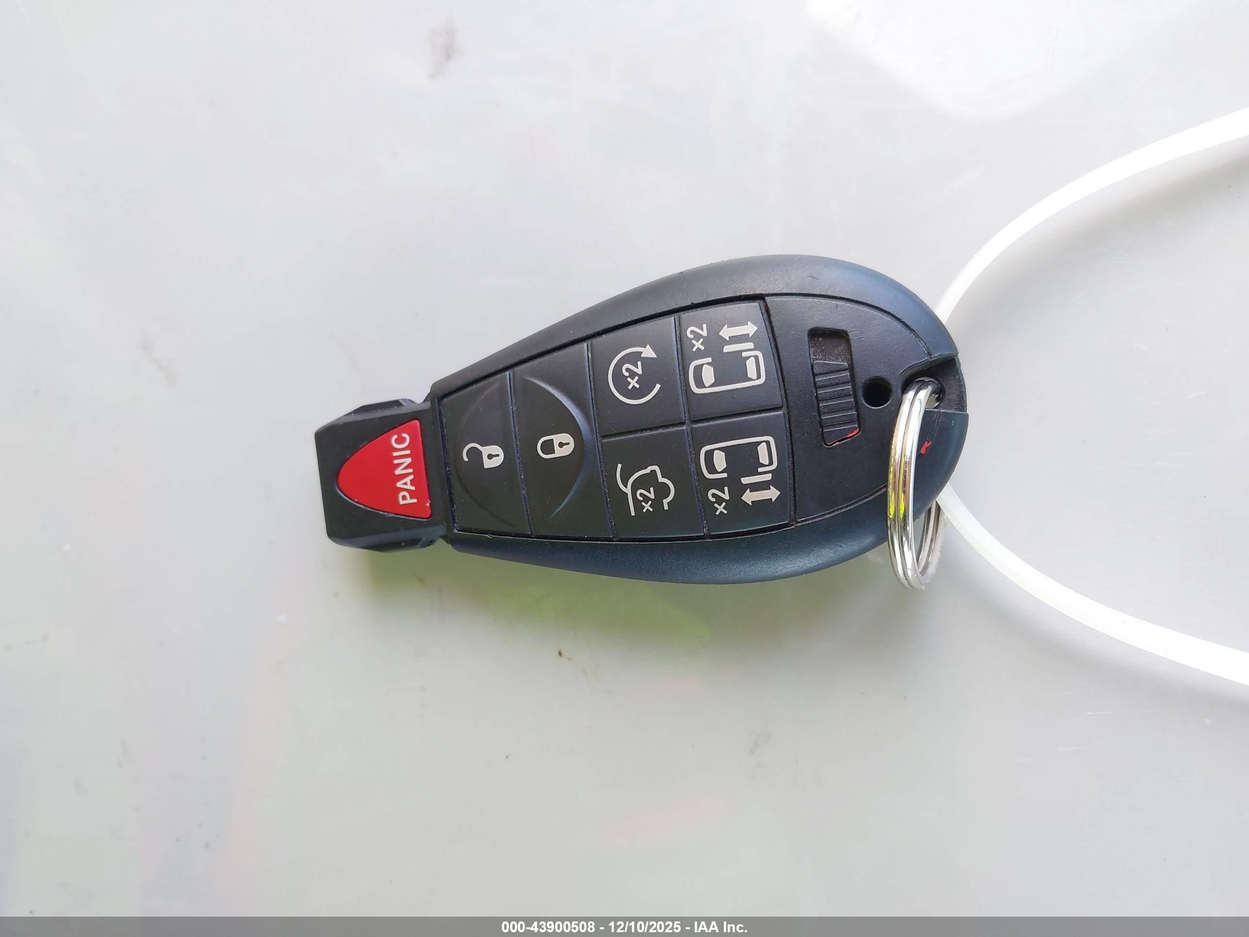 CHRYSLER TOWN image 11