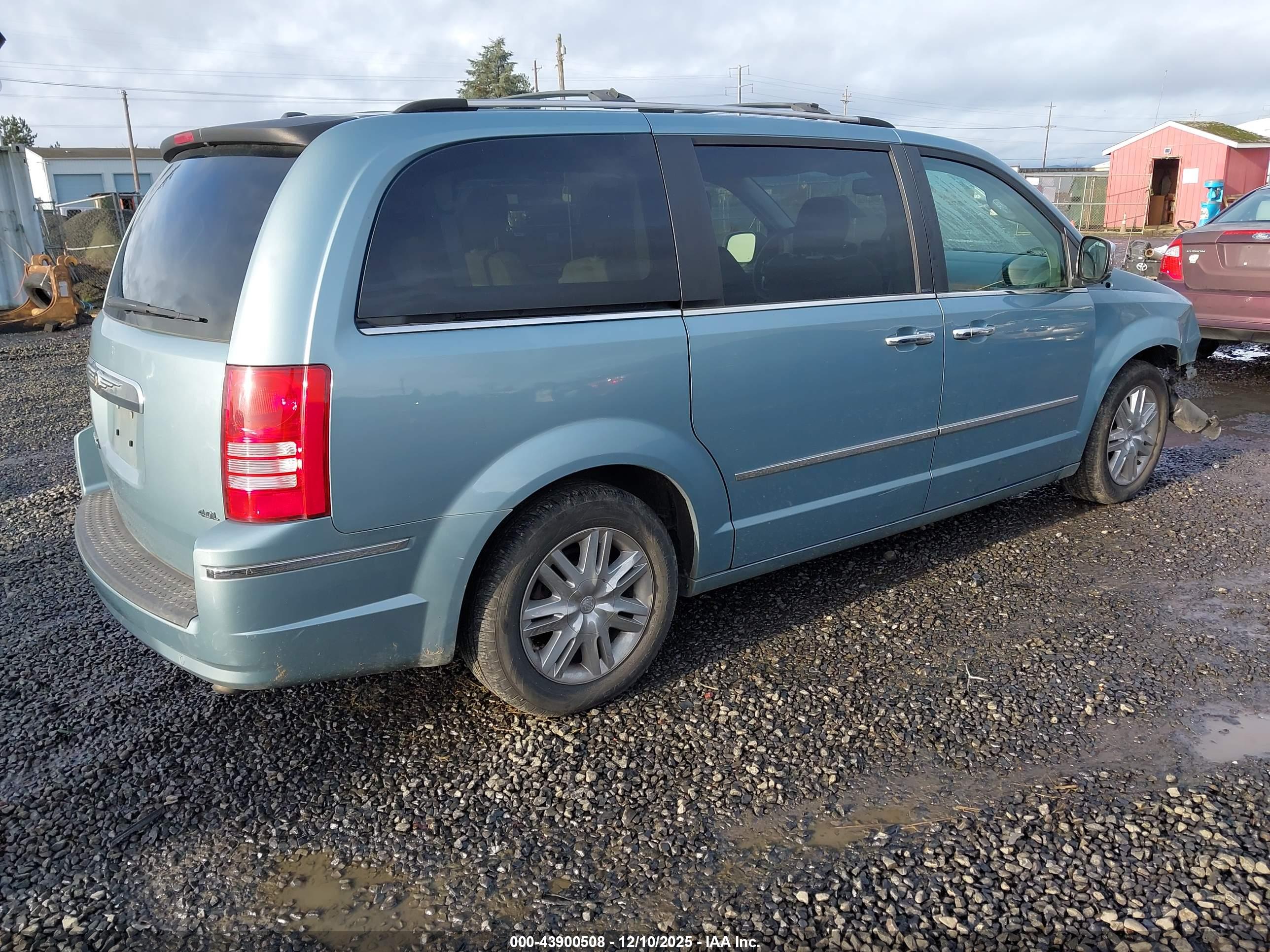 CHRYSLER TOWN image 4