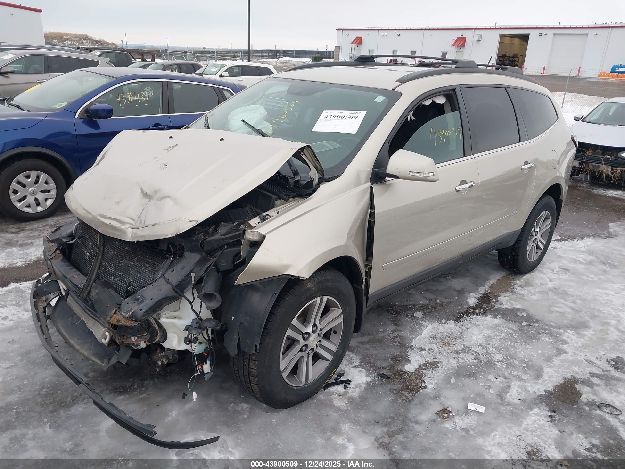 CHEVROLET TRAVERSE image 2