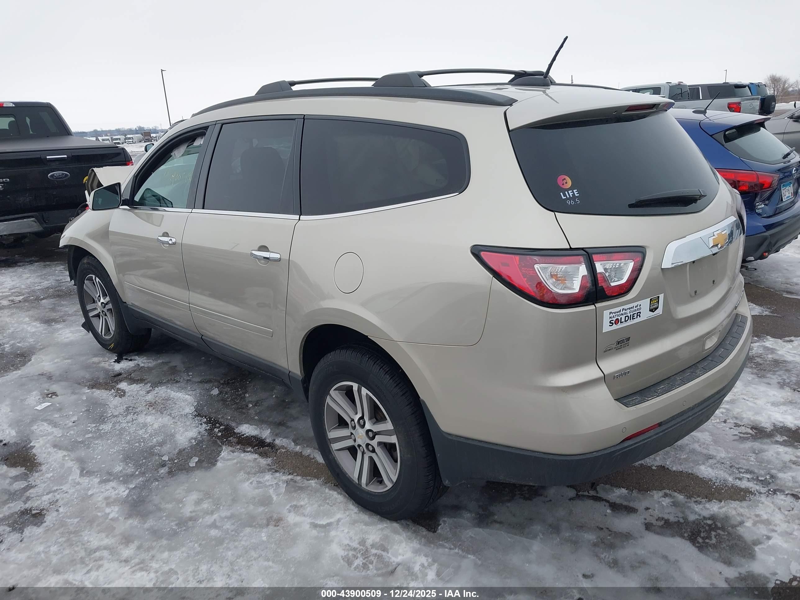 CHEVROLET TRAVERSE image 3