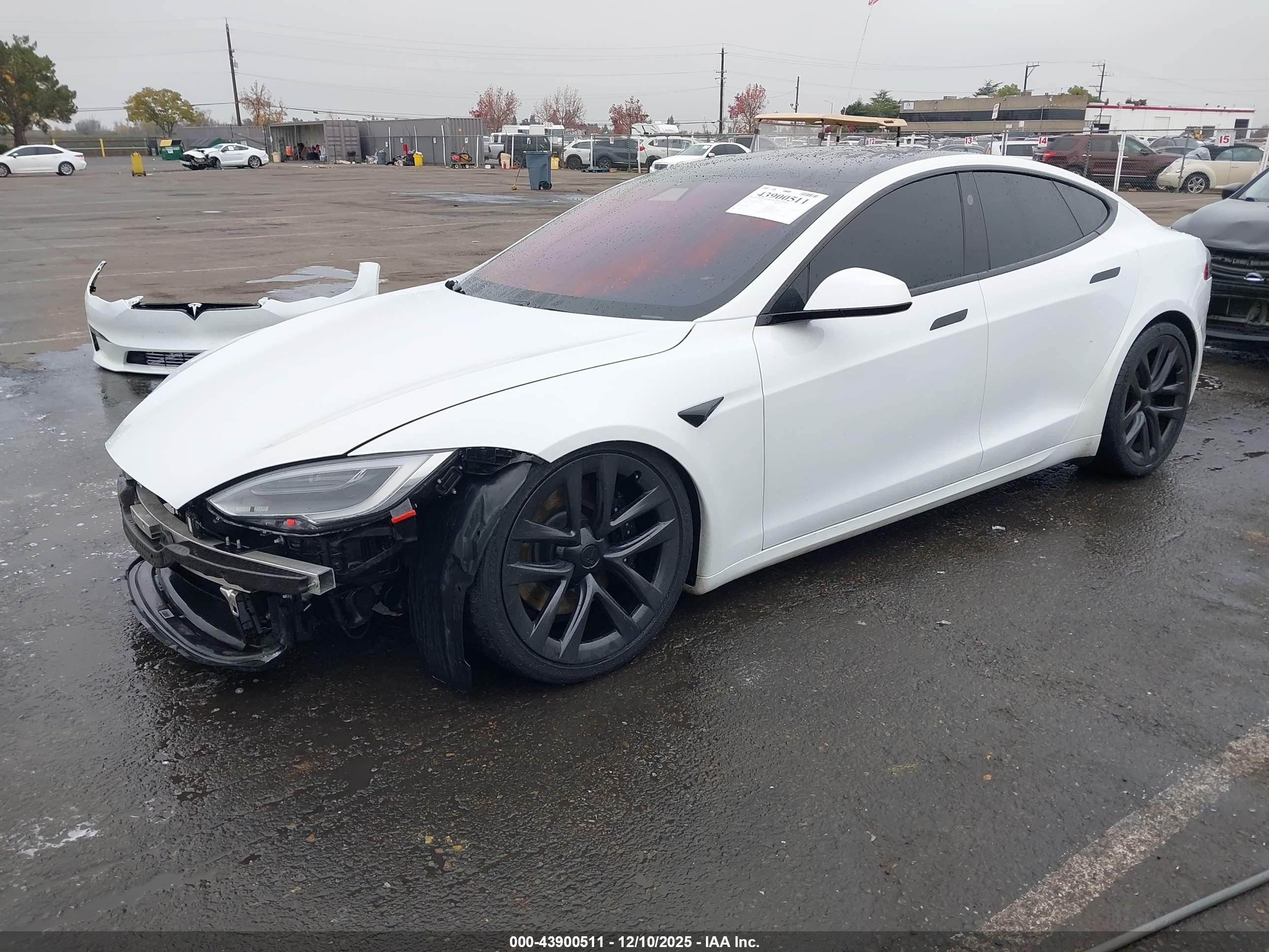TESLA MODEL image 2