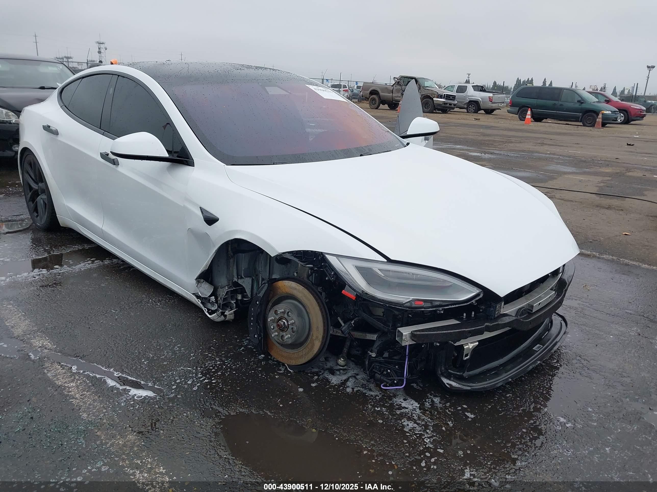 TESLA MODEL image 6