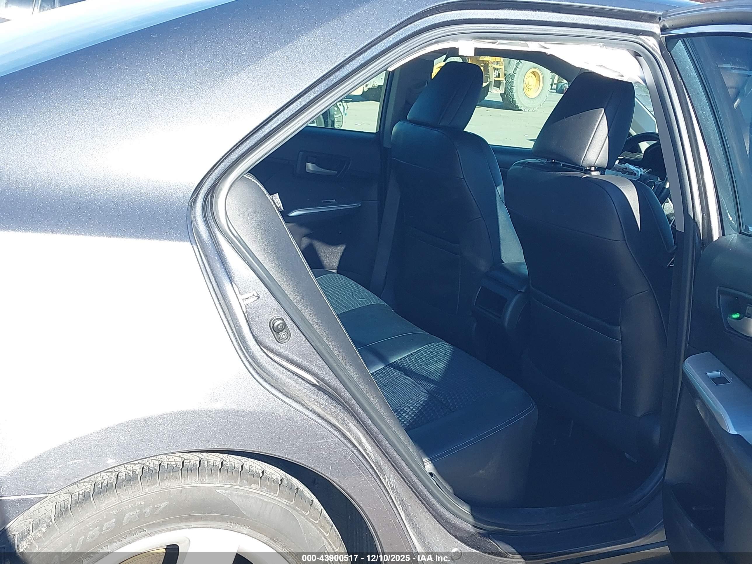 TOYOTA CAMRY image 8
