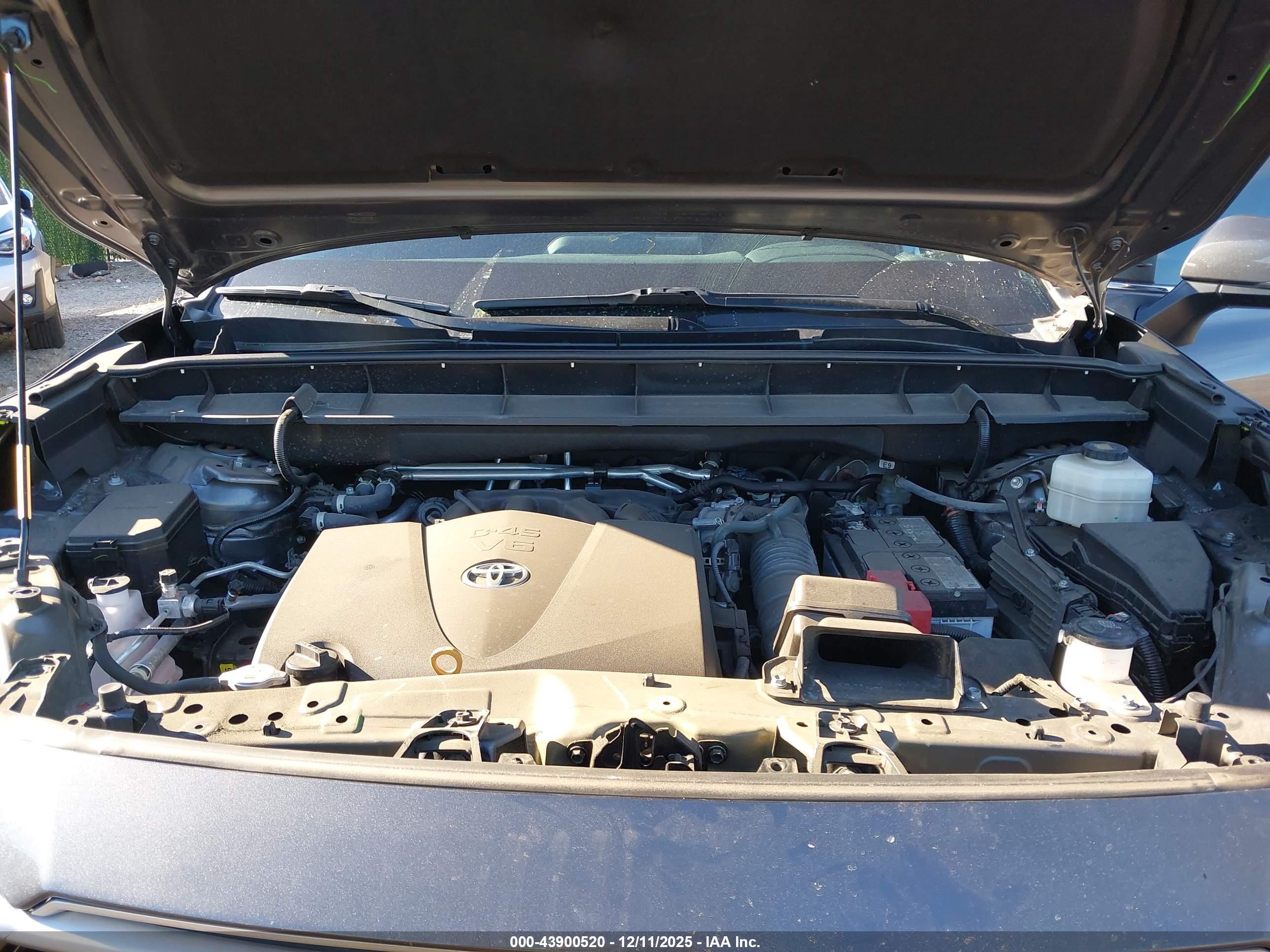 TOYOTA HIGHLANDER image 10
