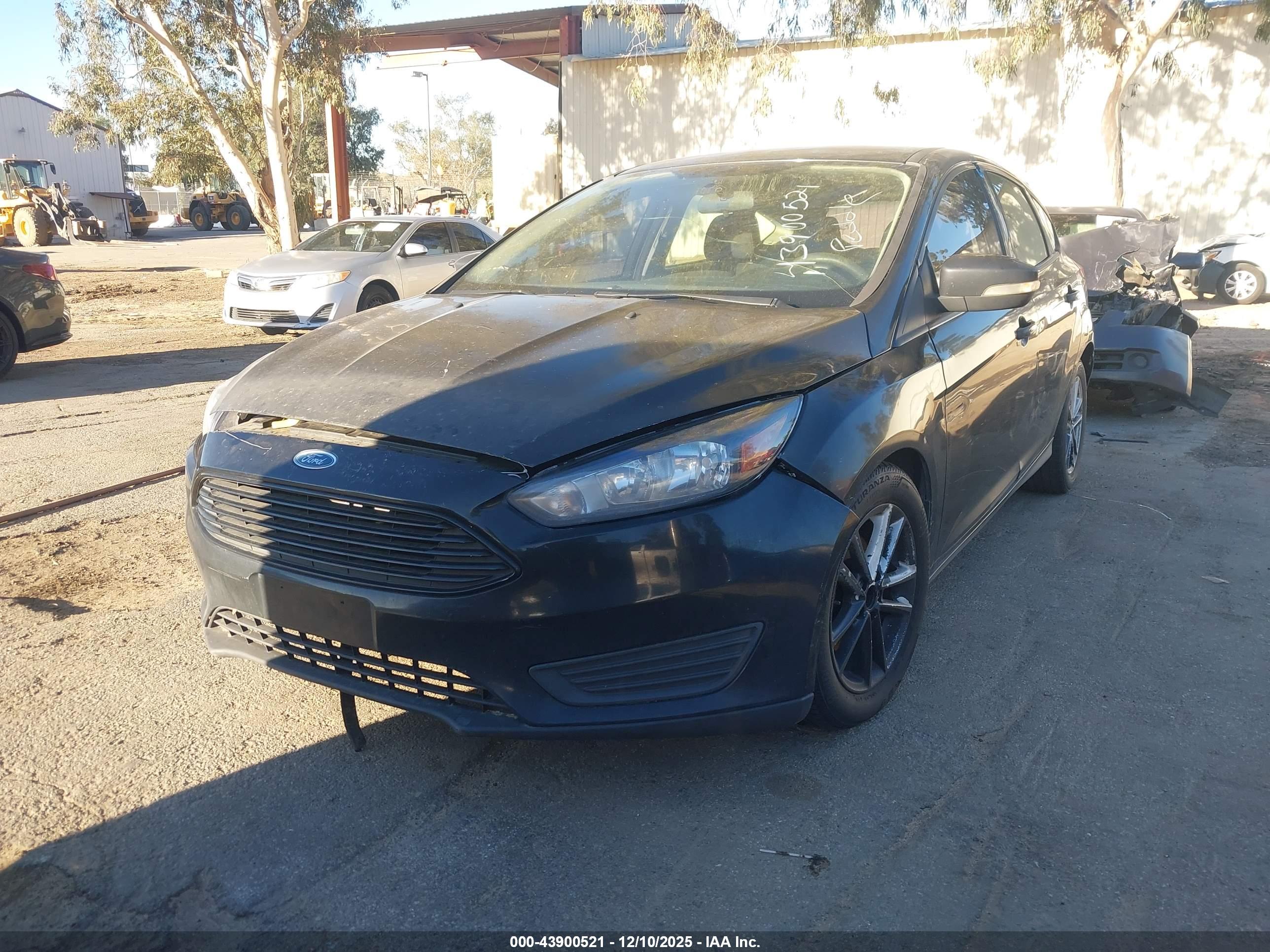 FORD FOCUS image 2