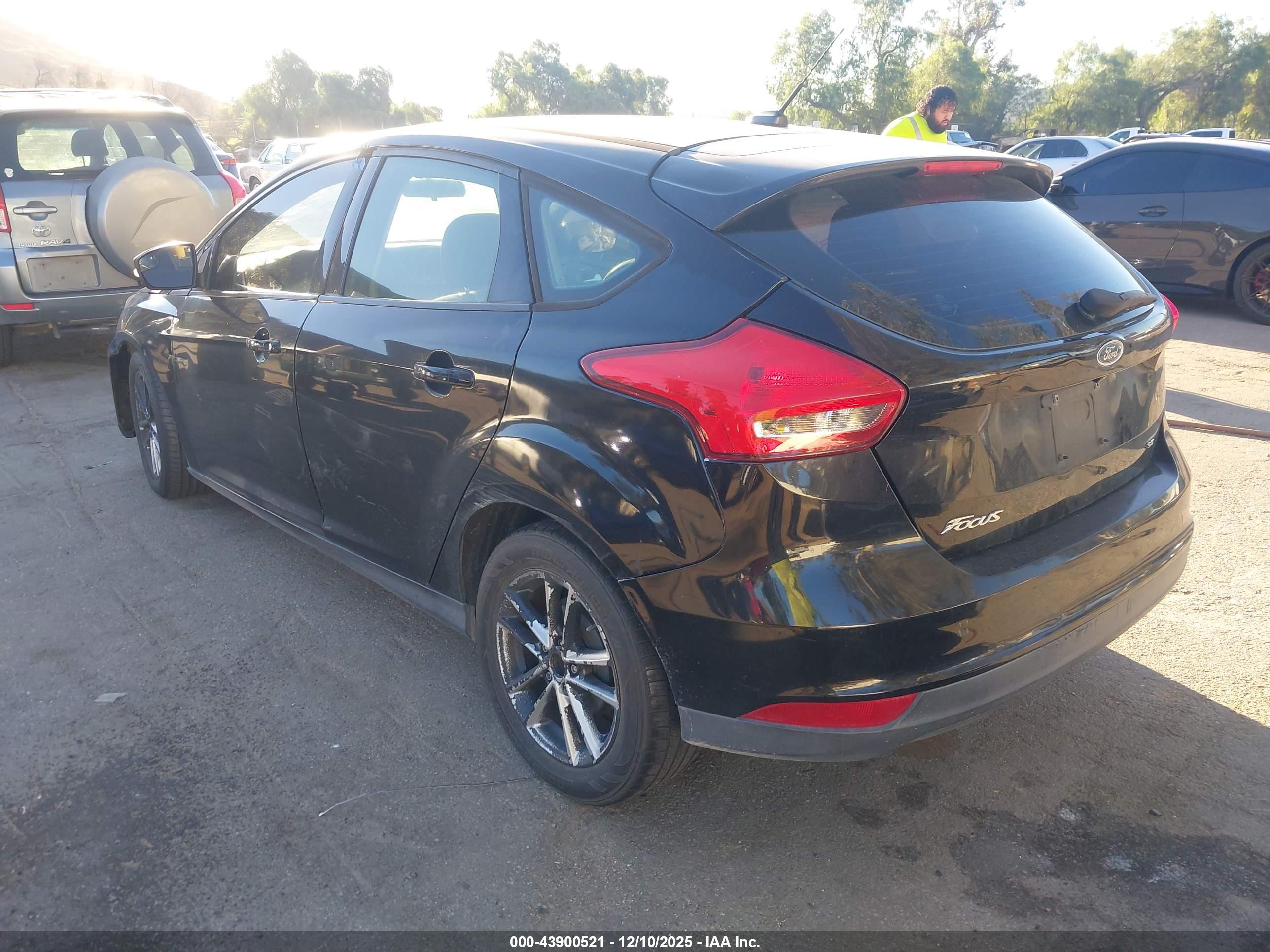 FORD FOCUS image 3