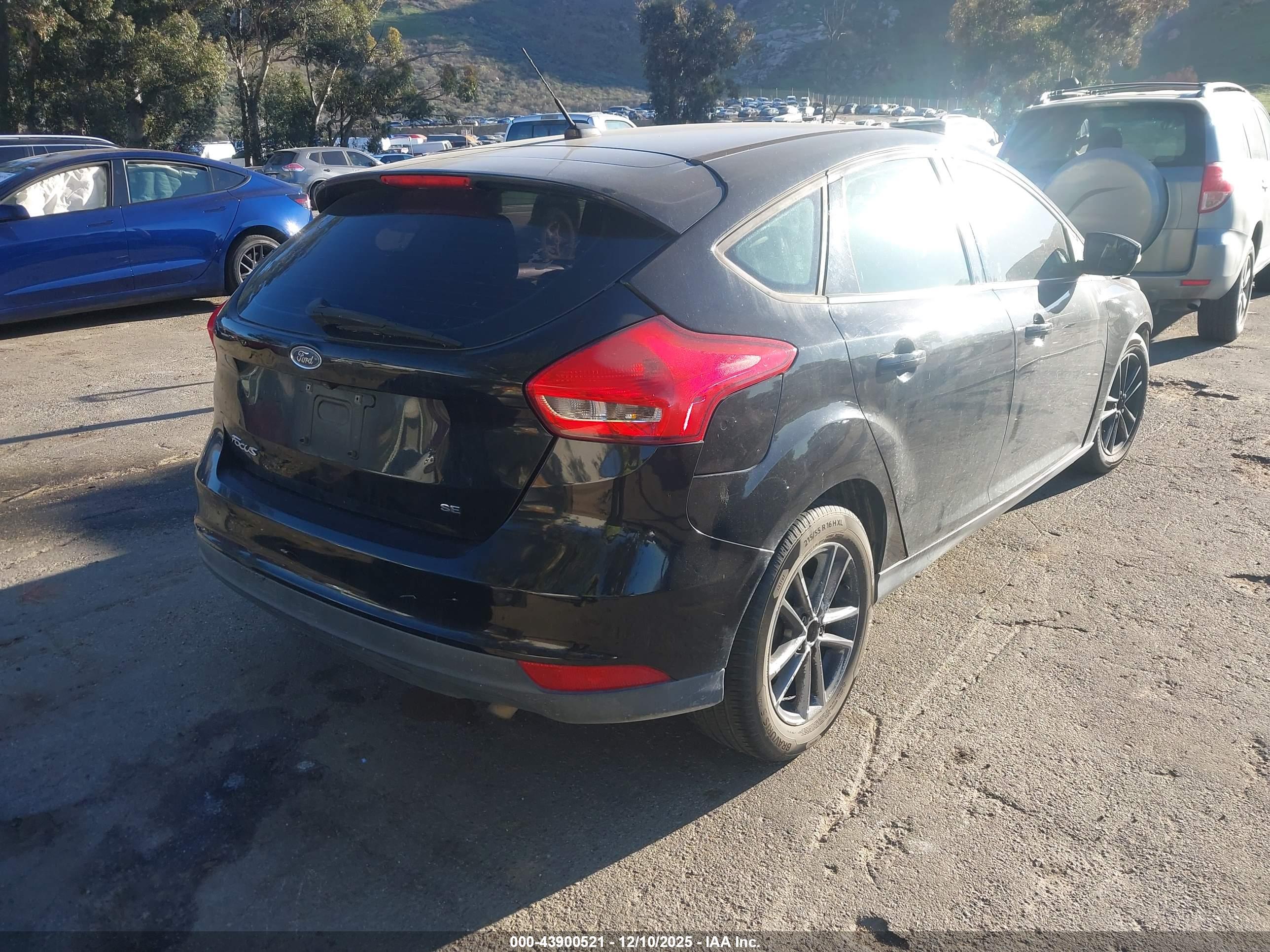 FORD FOCUS image 4