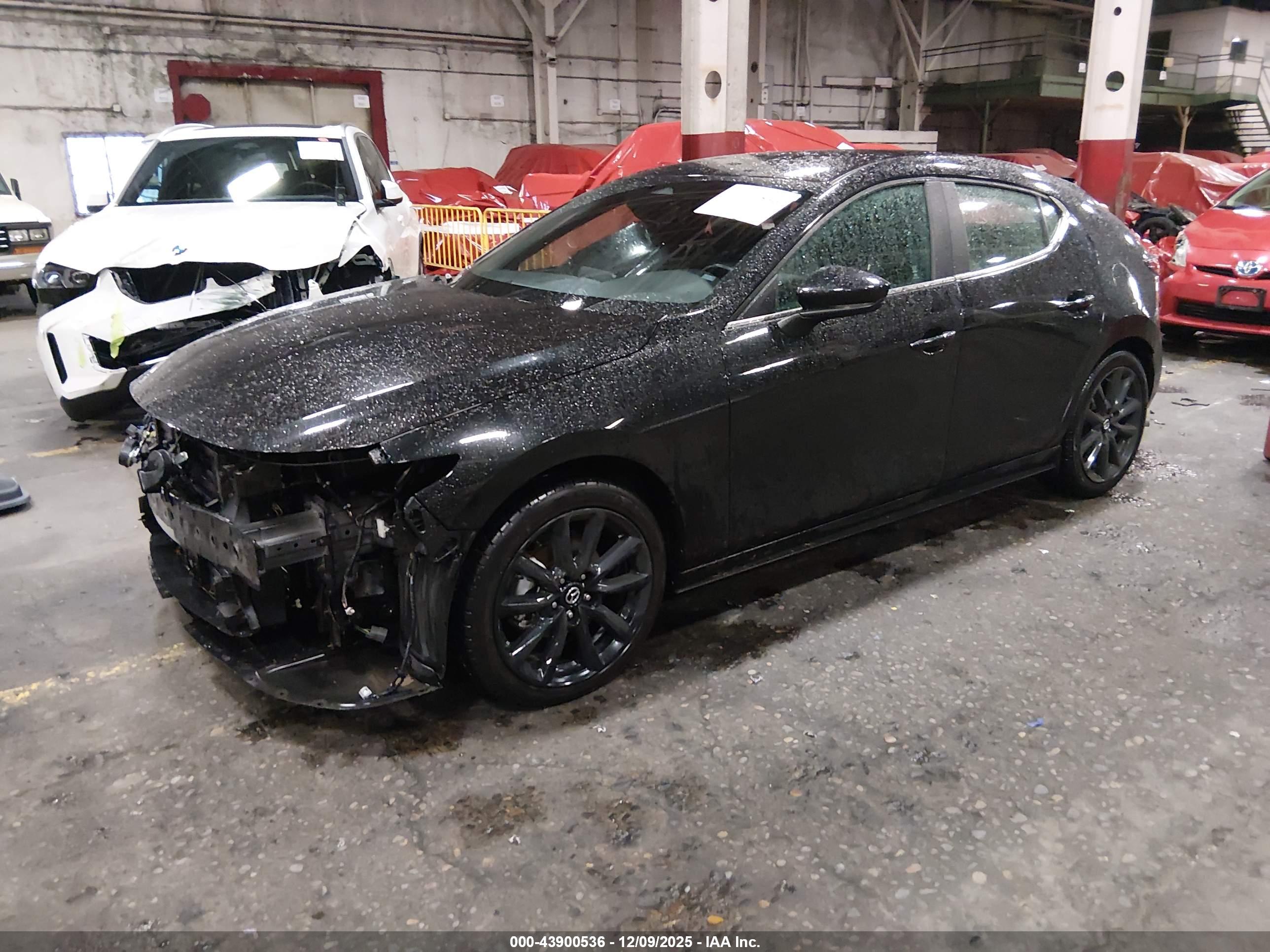 MAZDA MAZDA3 image 2