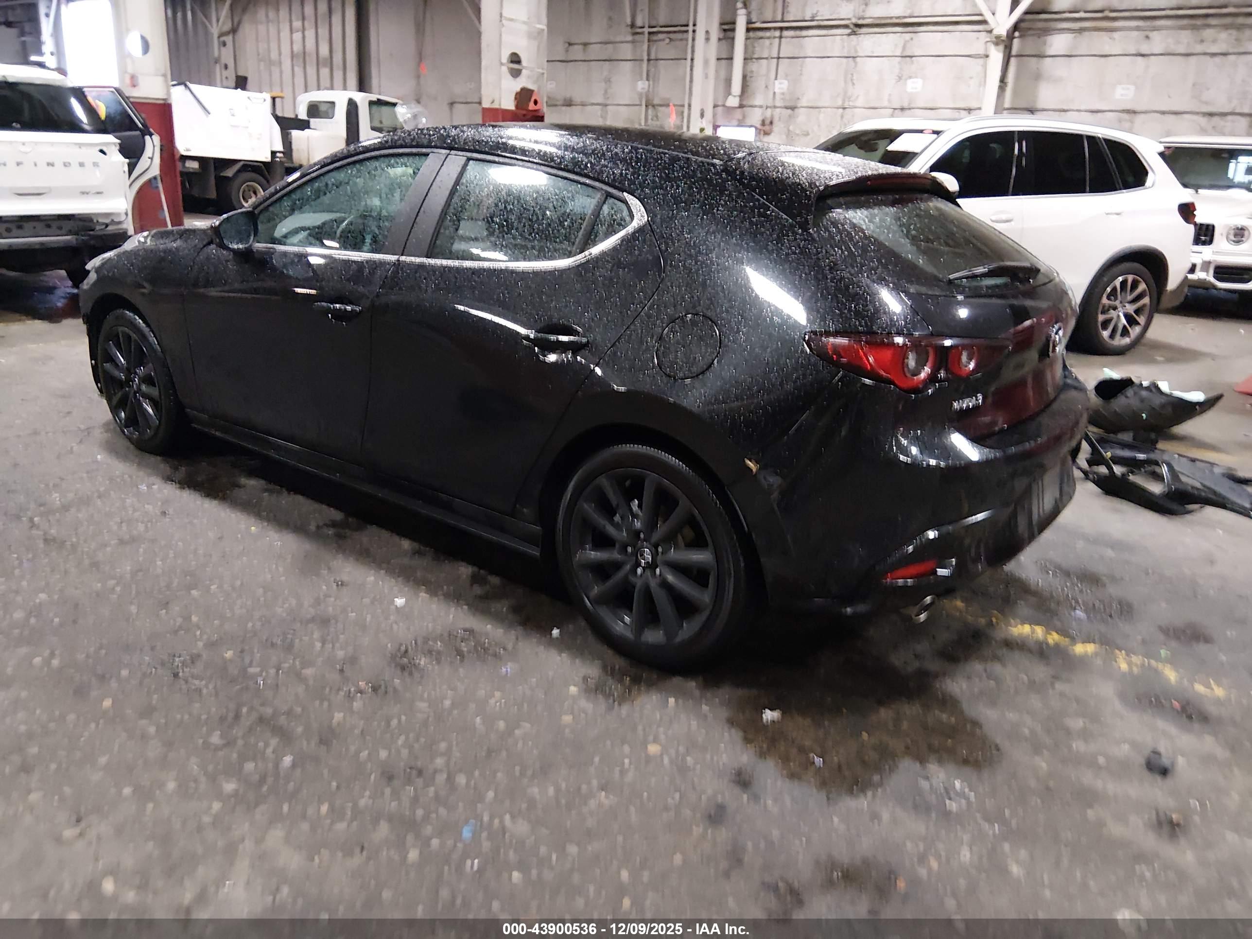 MAZDA MAZDA3 image 3