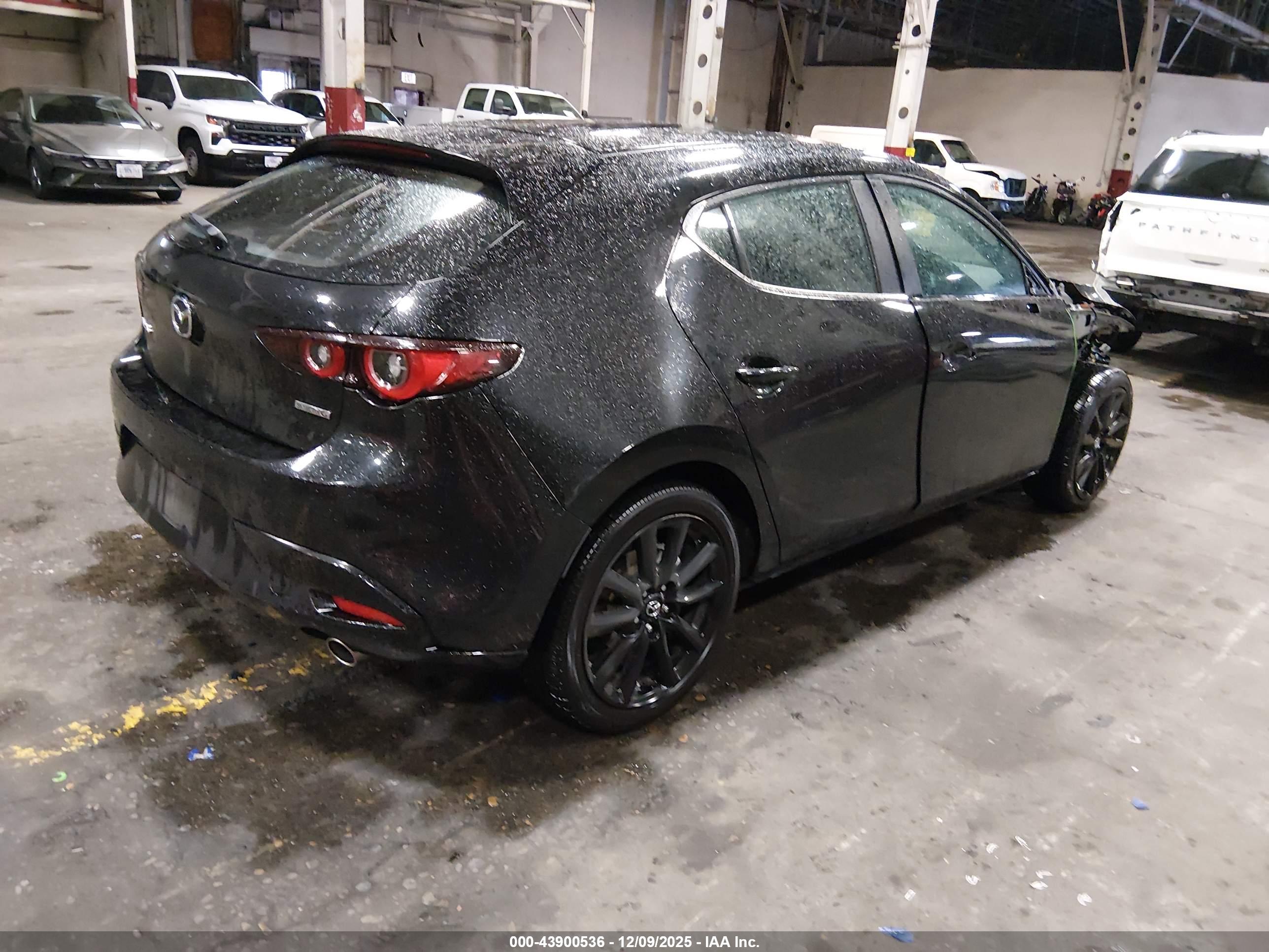 MAZDA MAZDA3 image 4