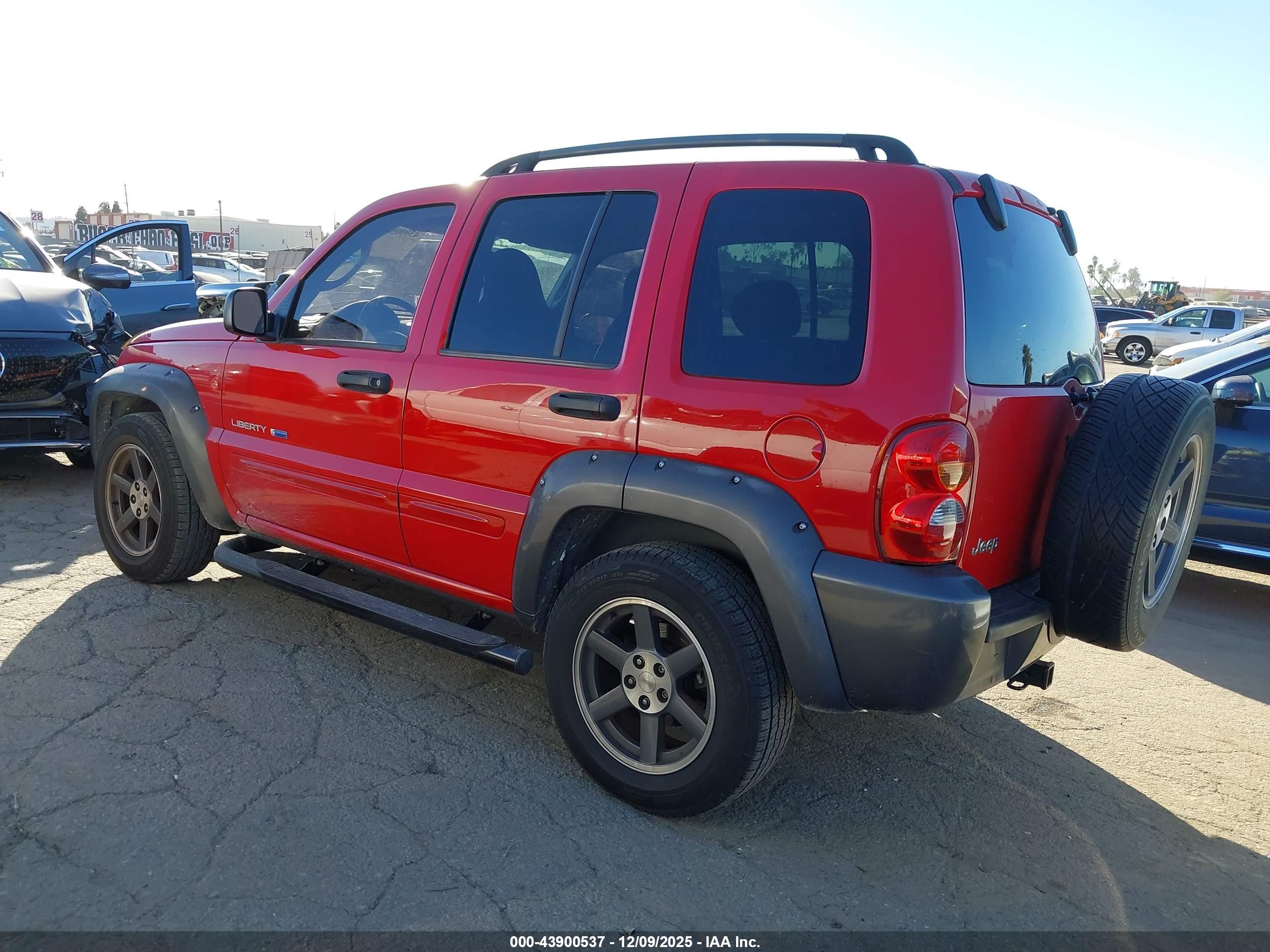 JEEP LIBERTY image 3