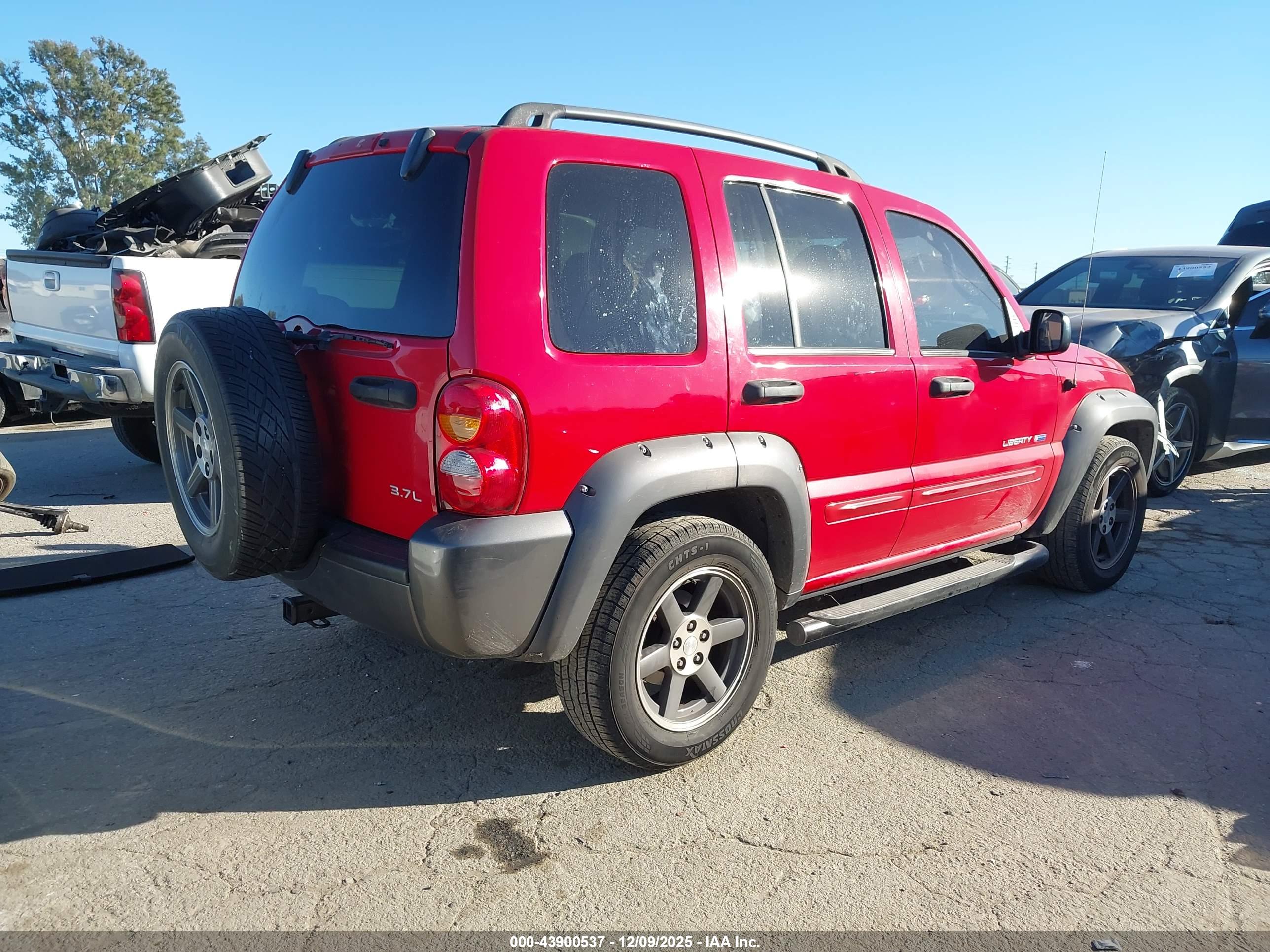 JEEP LIBERTY image 4