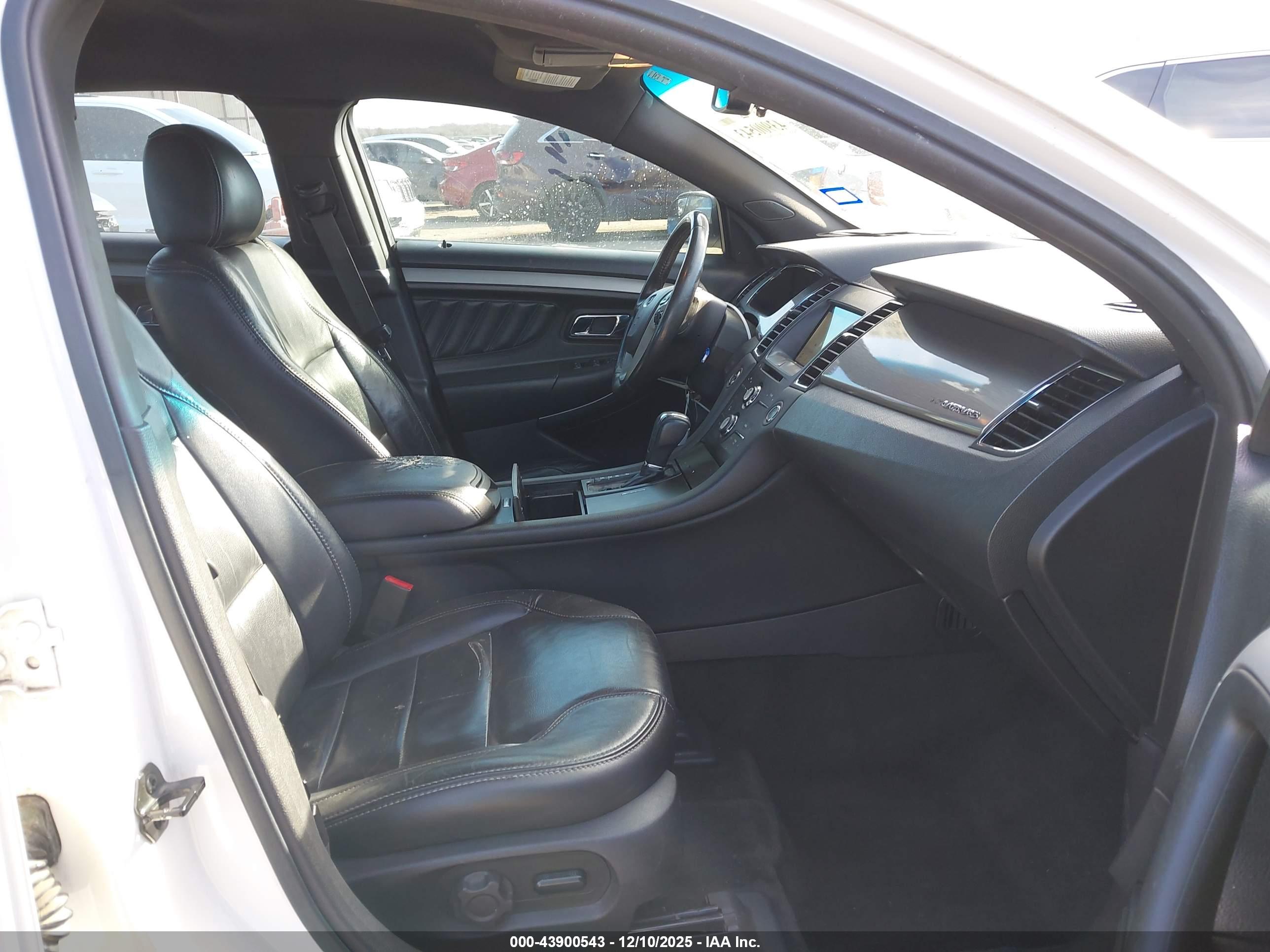 FORD TAURUS image 5
