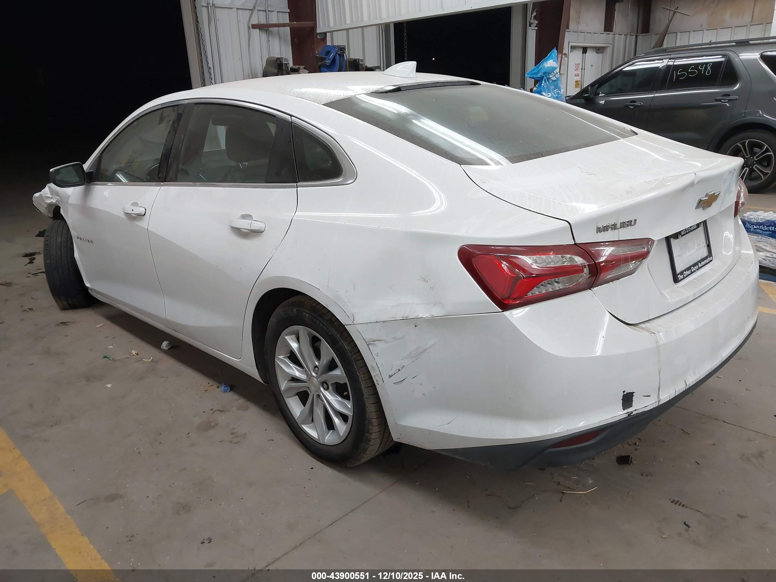 CHEVROLET MALIBU image 3