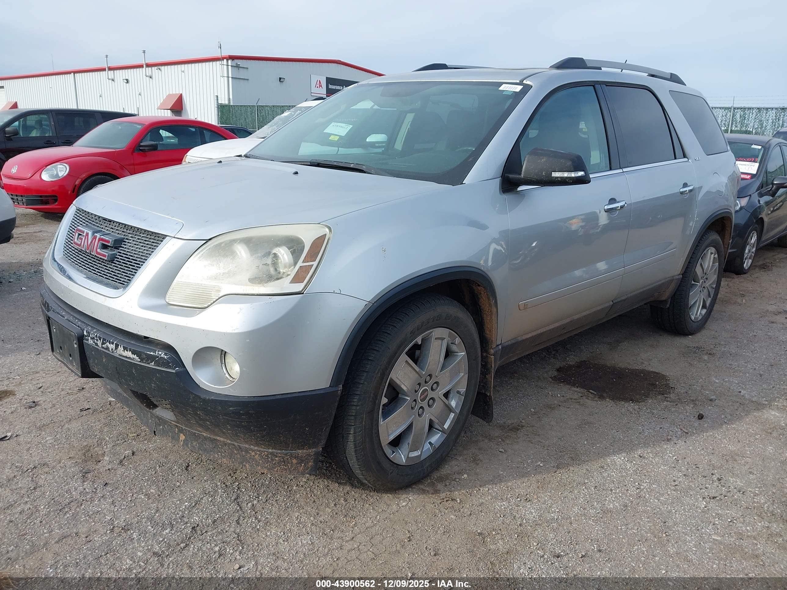 GMC ACADIA image 2