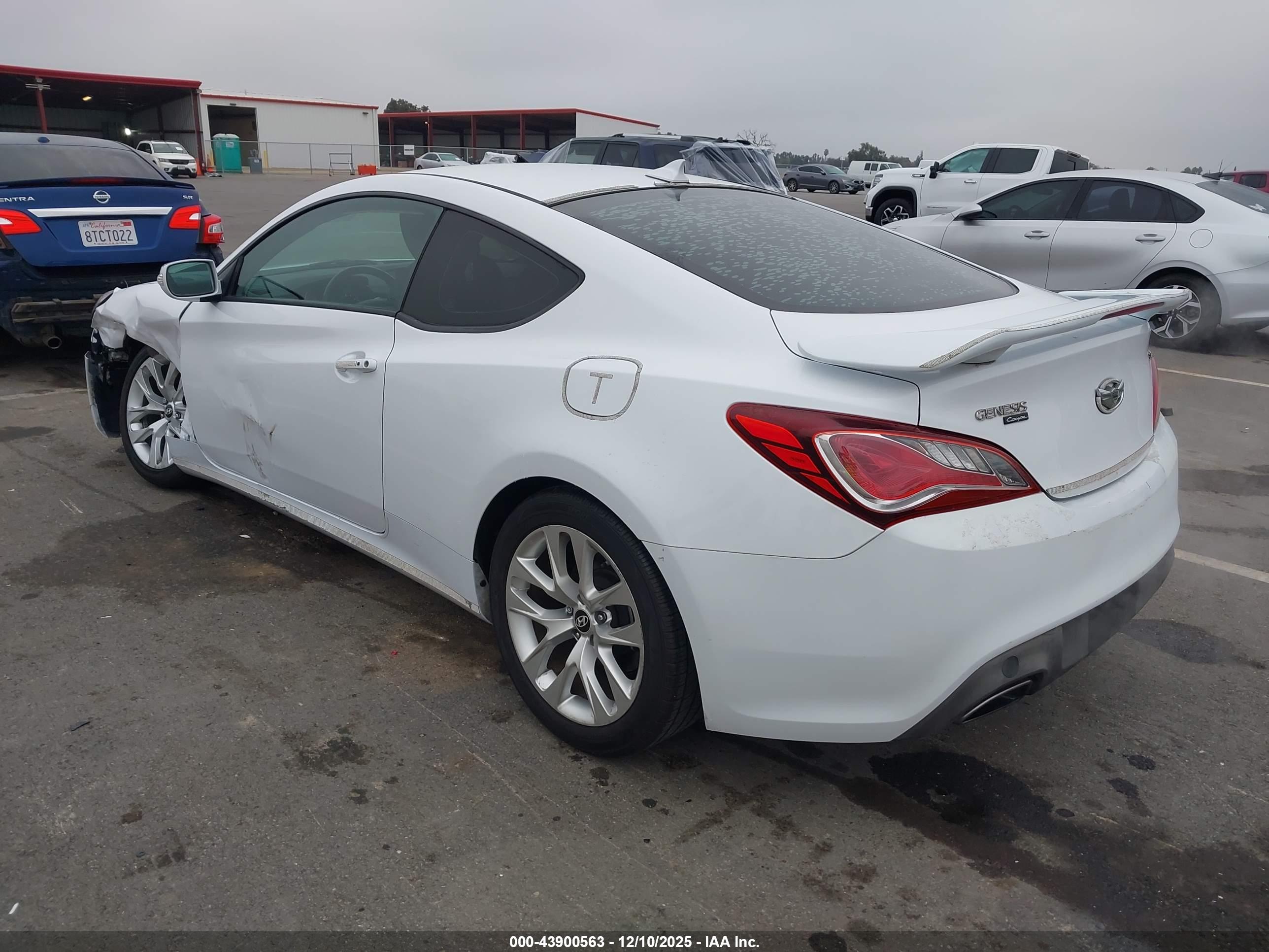HYUNDAI GENESIS image 3