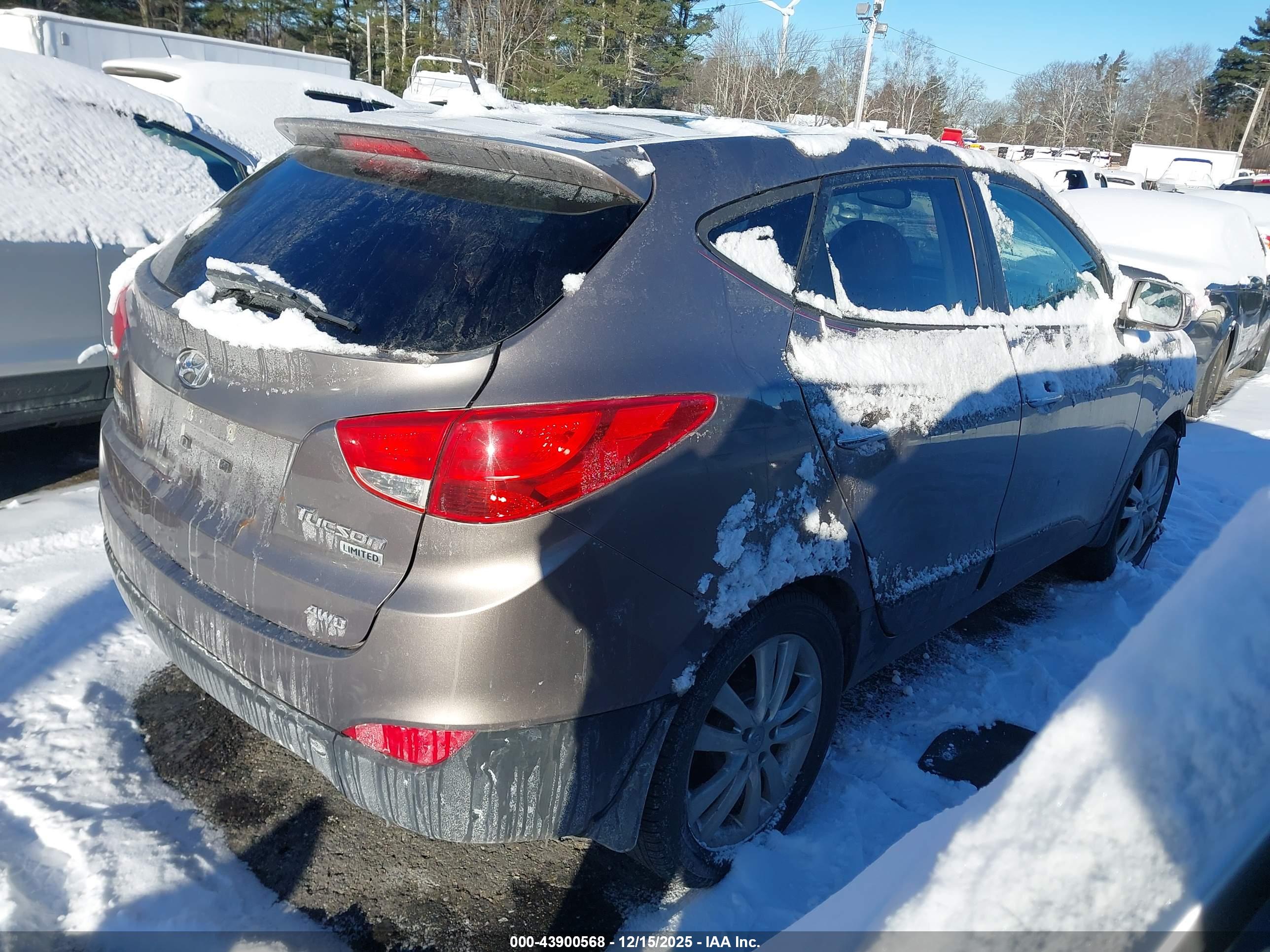 HYUNDAI TUCSON image 4