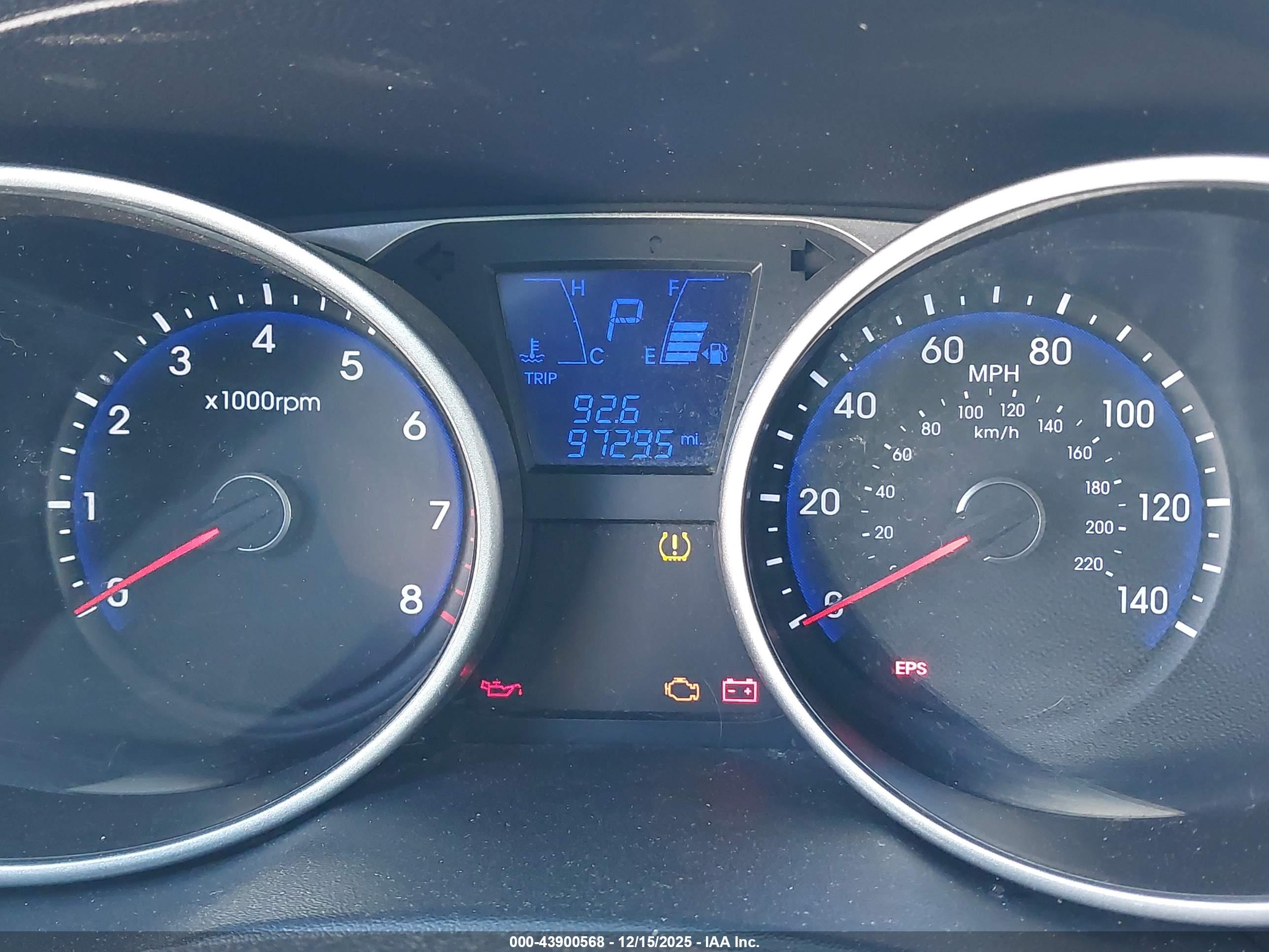 HYUNDAI TUCSON image 7
