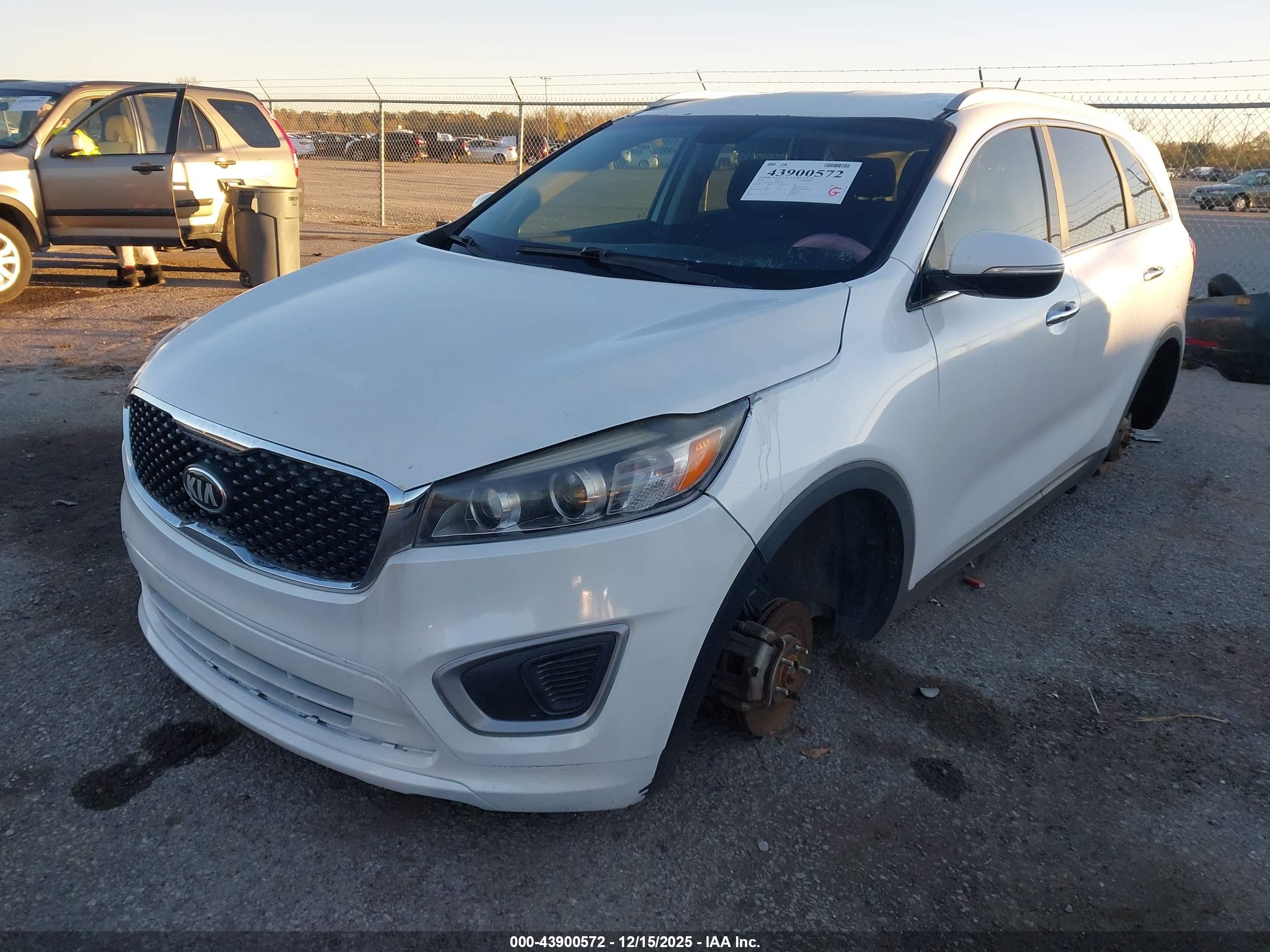 KIA SORENTO image 2