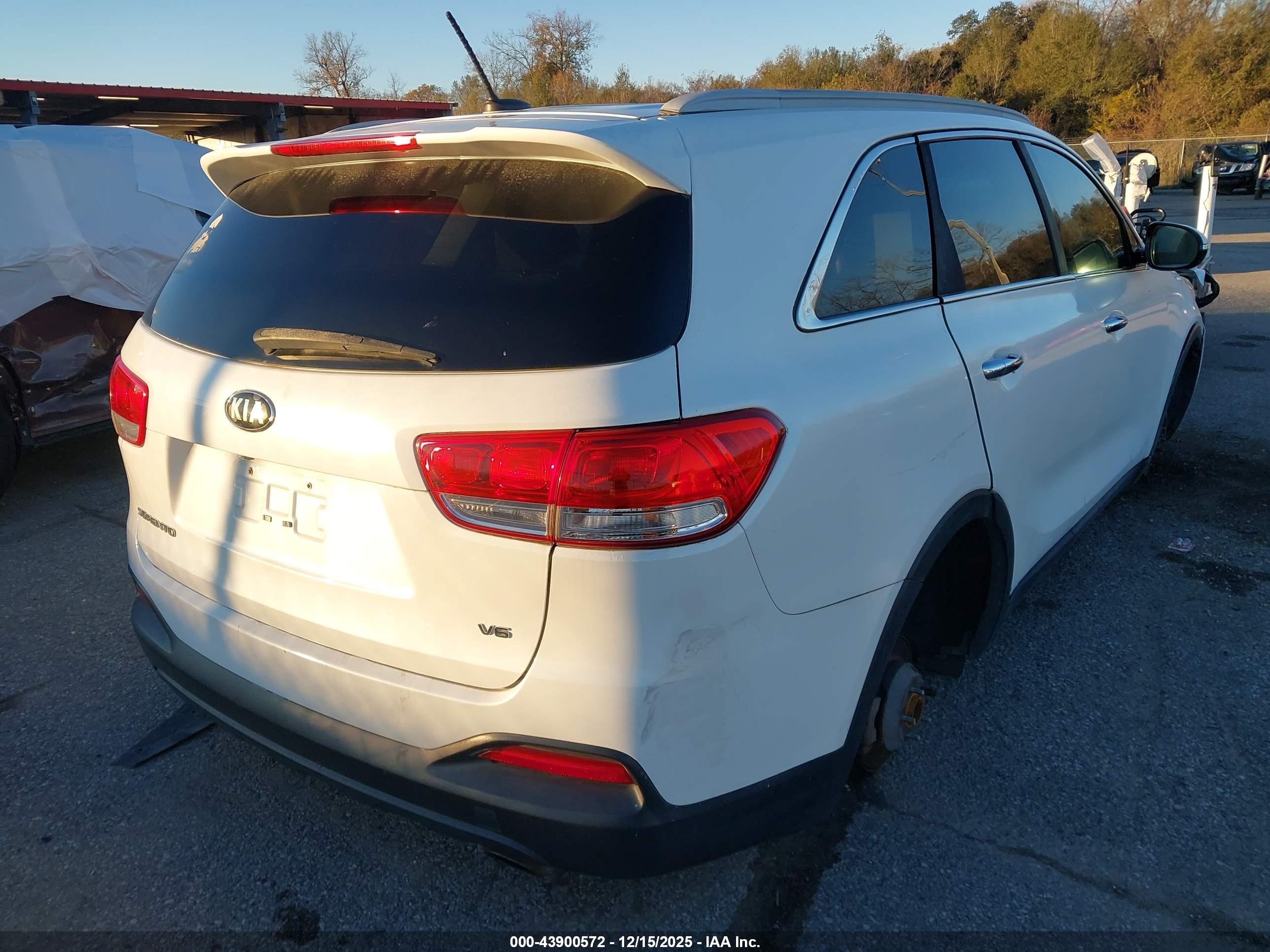 KIA SORENTO image 4