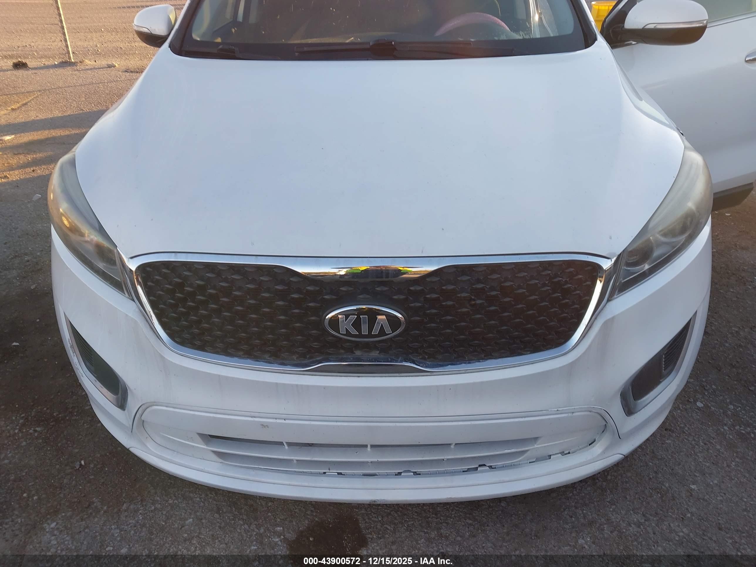 KIA SORENTO image 6