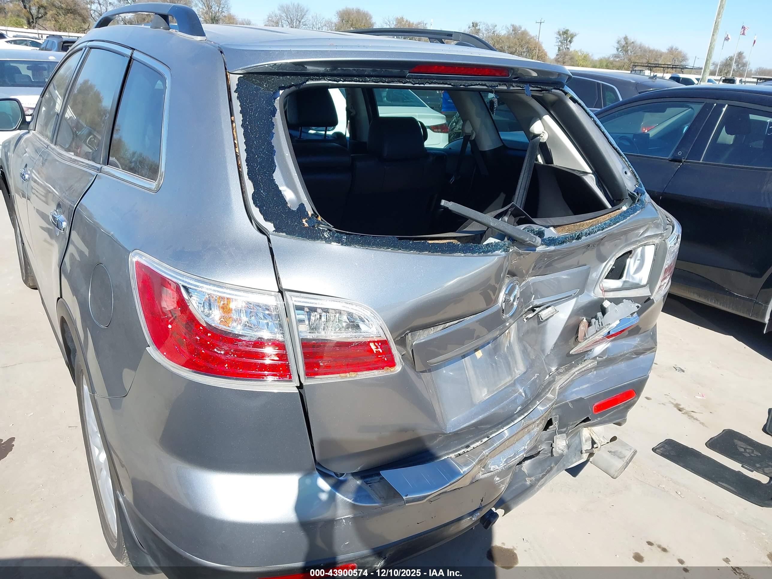 MAZDA CX-9 image 6