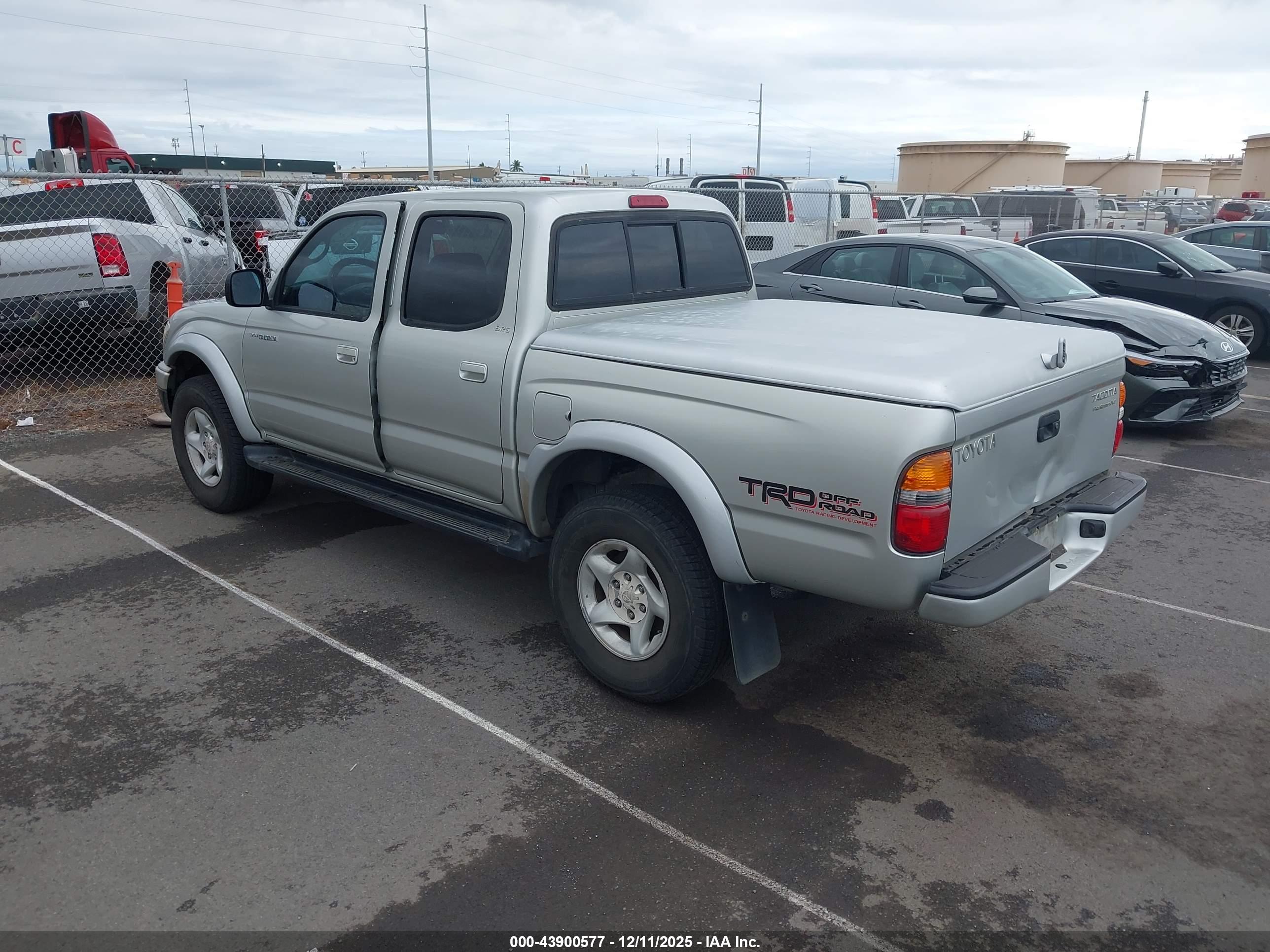 TOYOTA TACOMA image 3