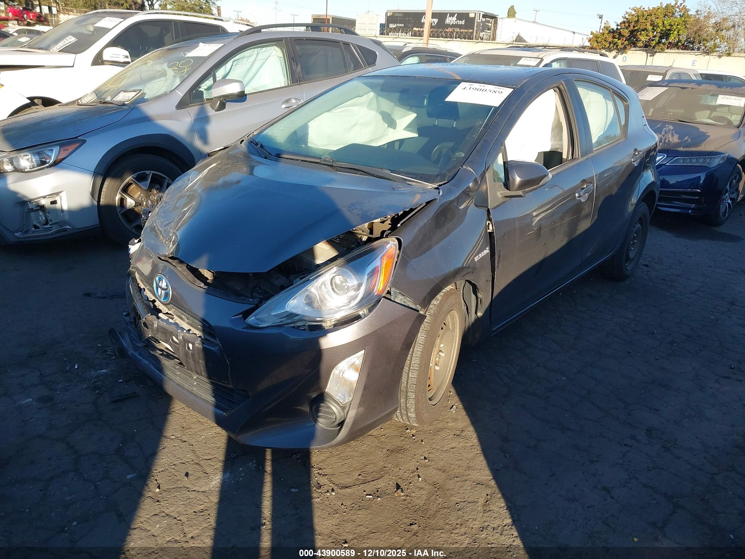 TOYOTA PRIUS image 2