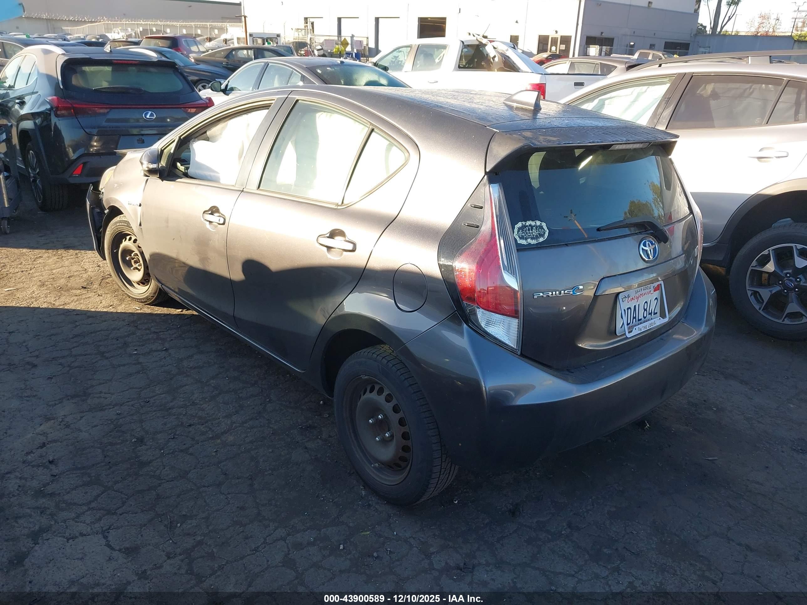 TOYOTA PRIUS image 3