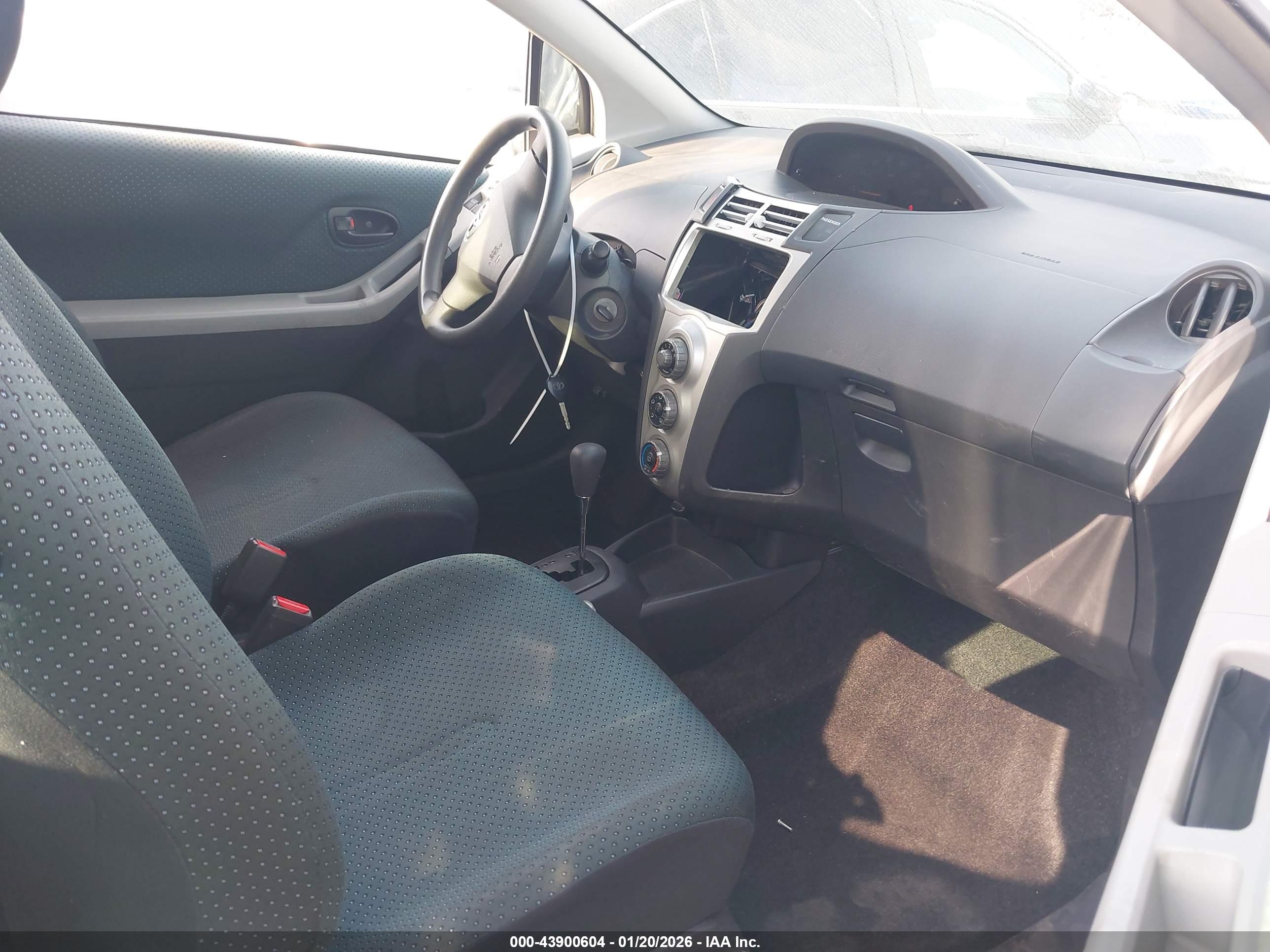 TOYOTA YARIS image 5