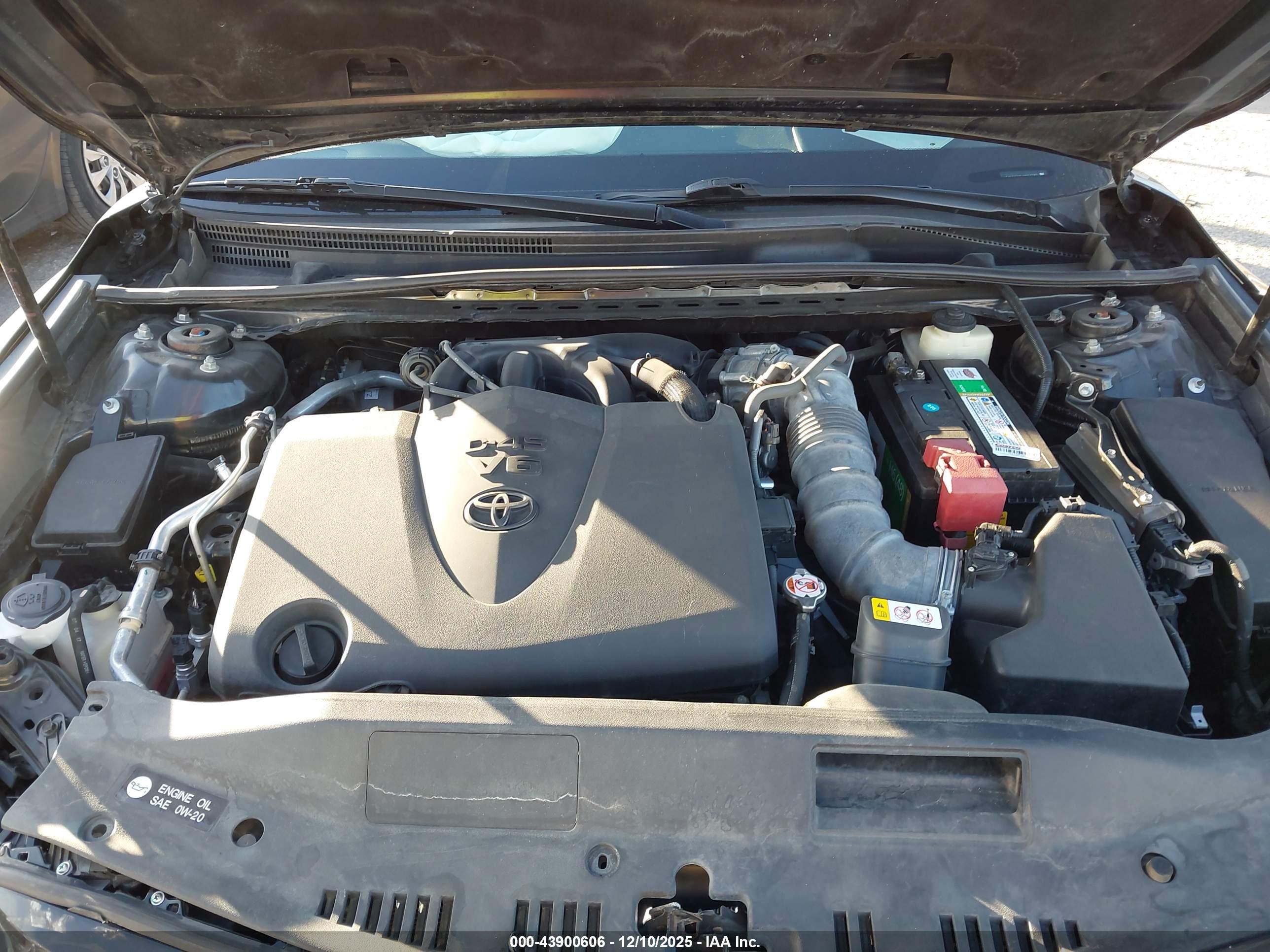 TOYOTA CAMRY image 10