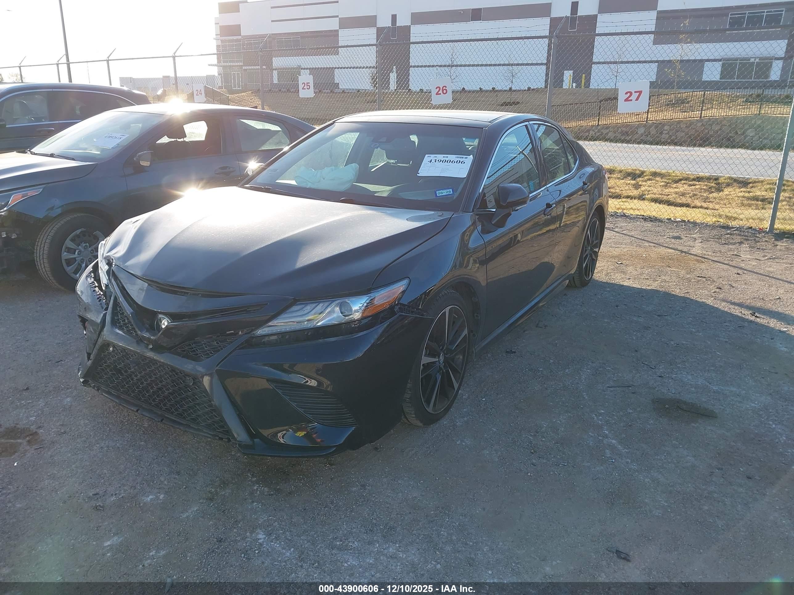 TOYOTA CAMRY image 2
