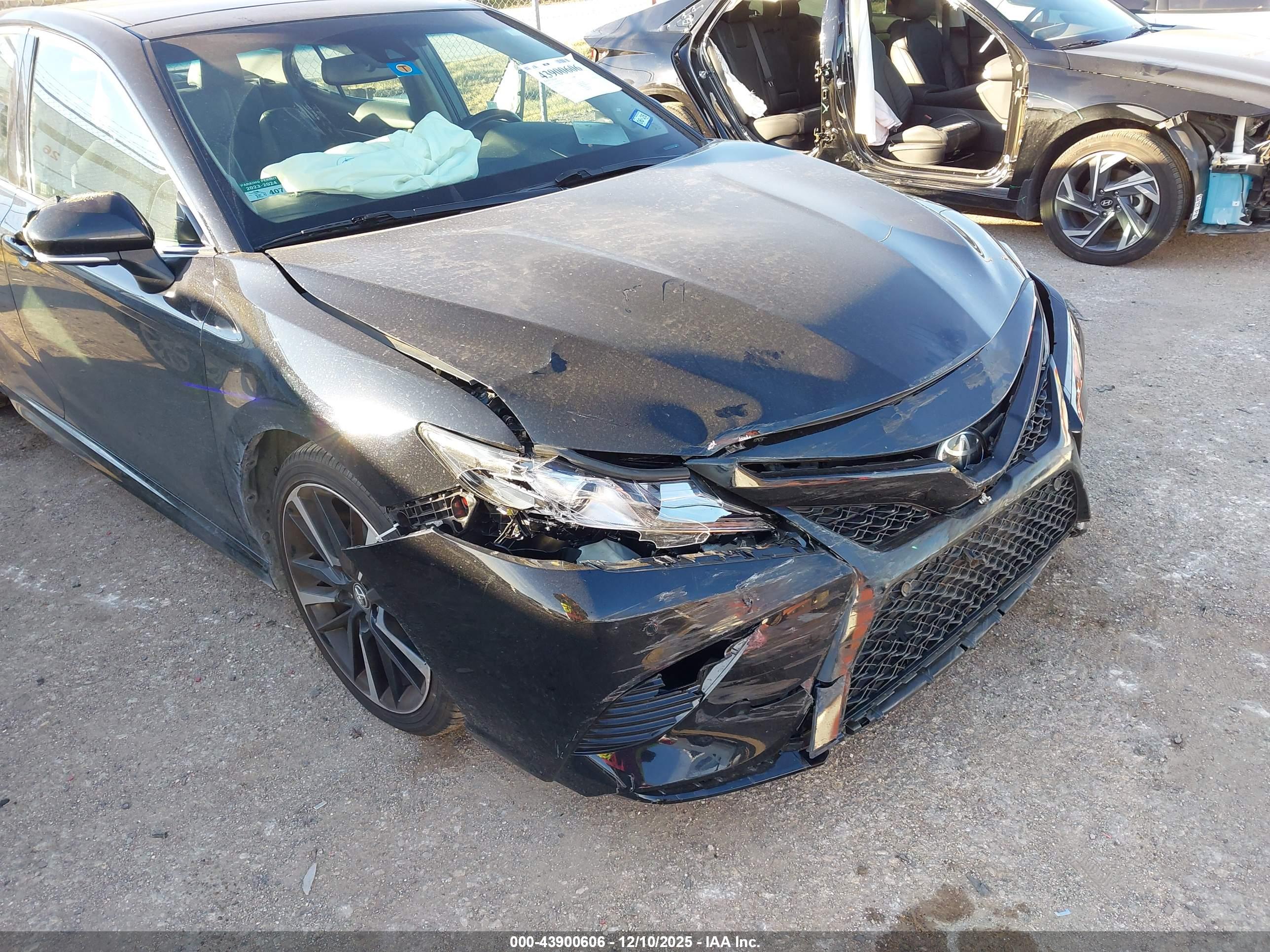 TOYOTA CAMRY image 6