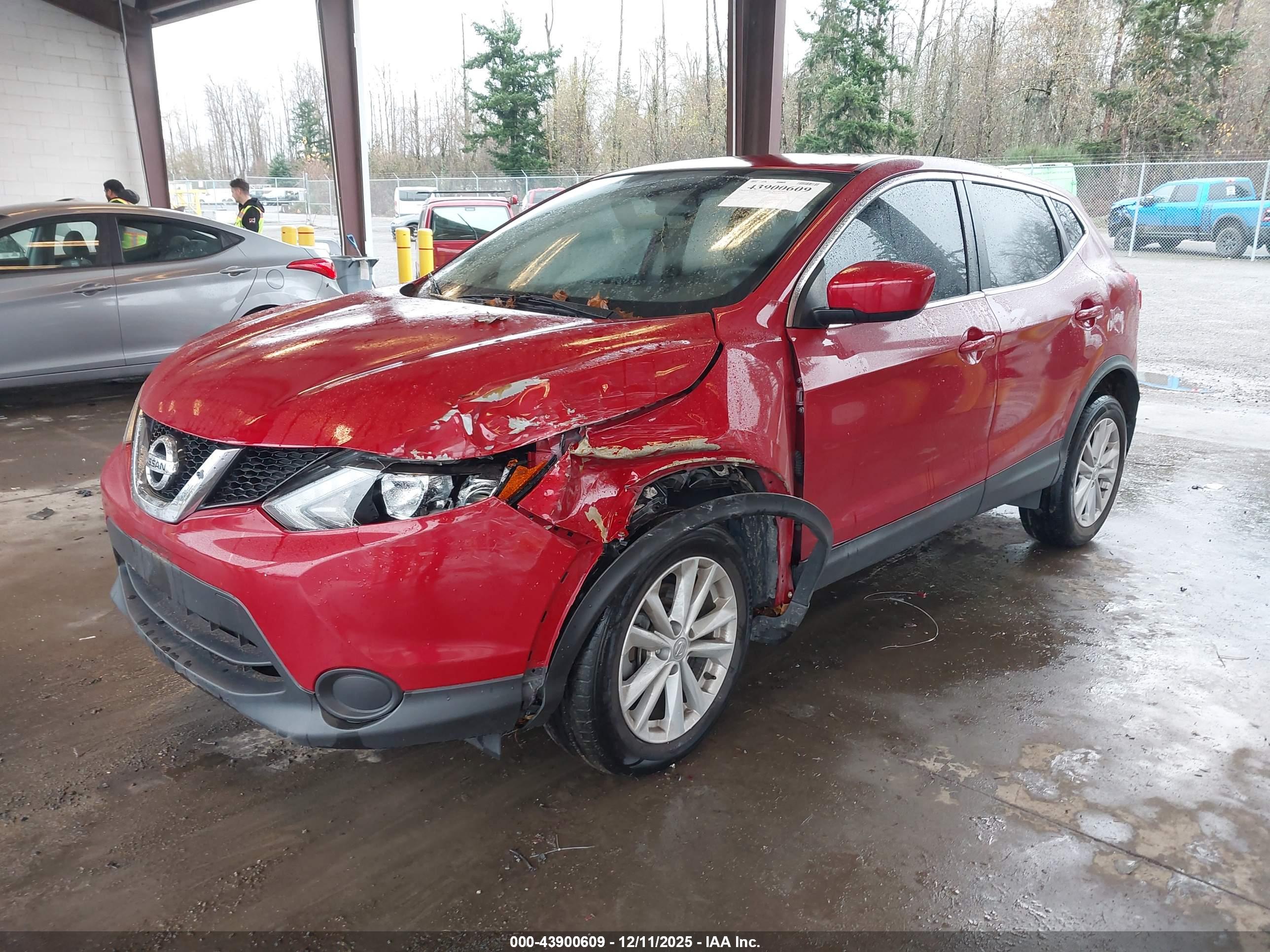 NISSAN ROGUE image 2