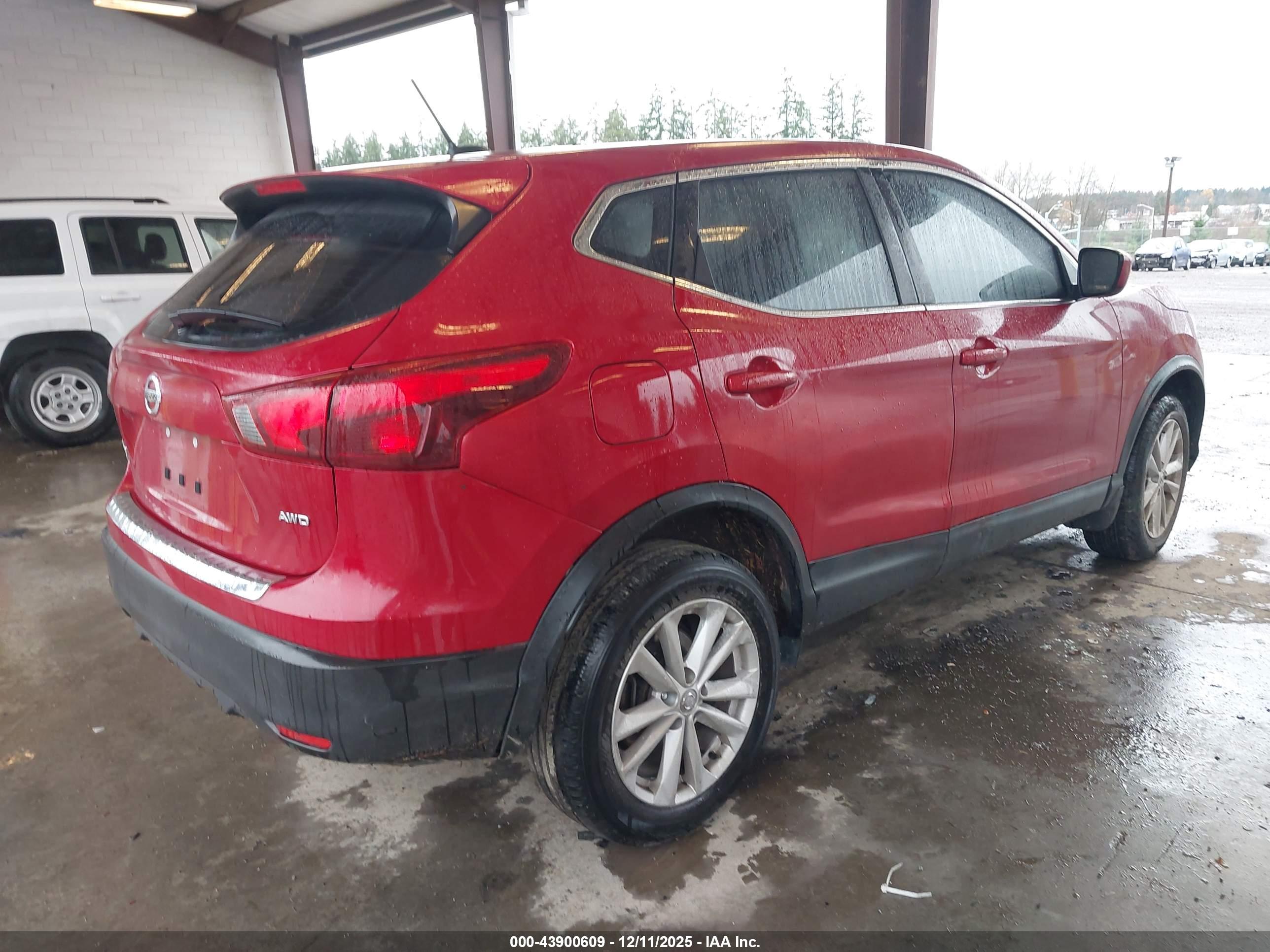 NISSAN ROGUE image 4