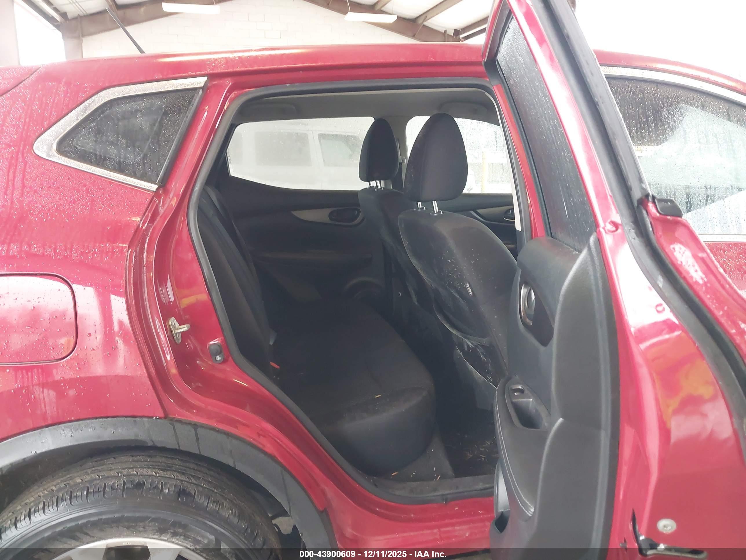NISSAN ROGUE image 8