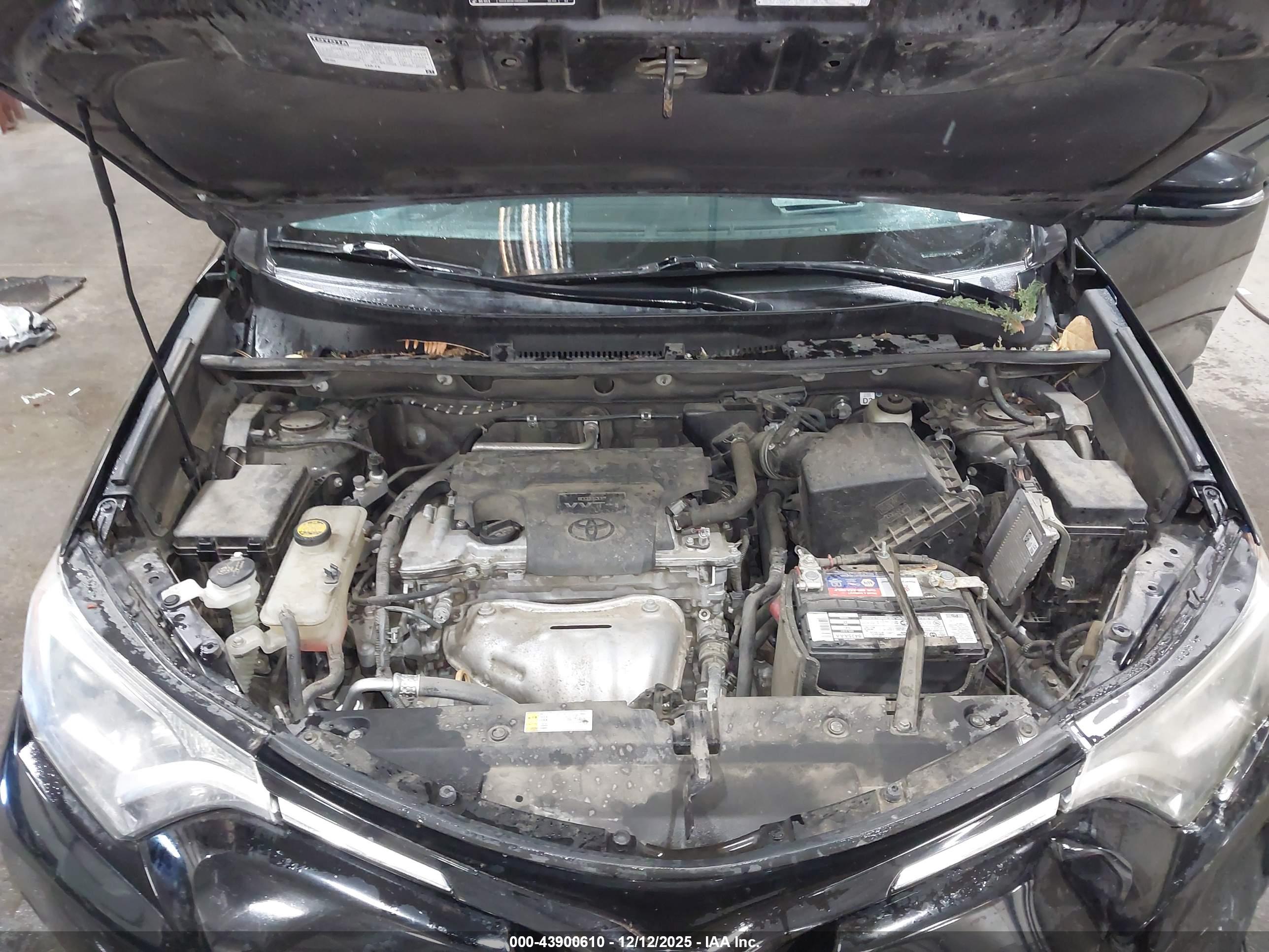 TOYOTA RAV4 image 10