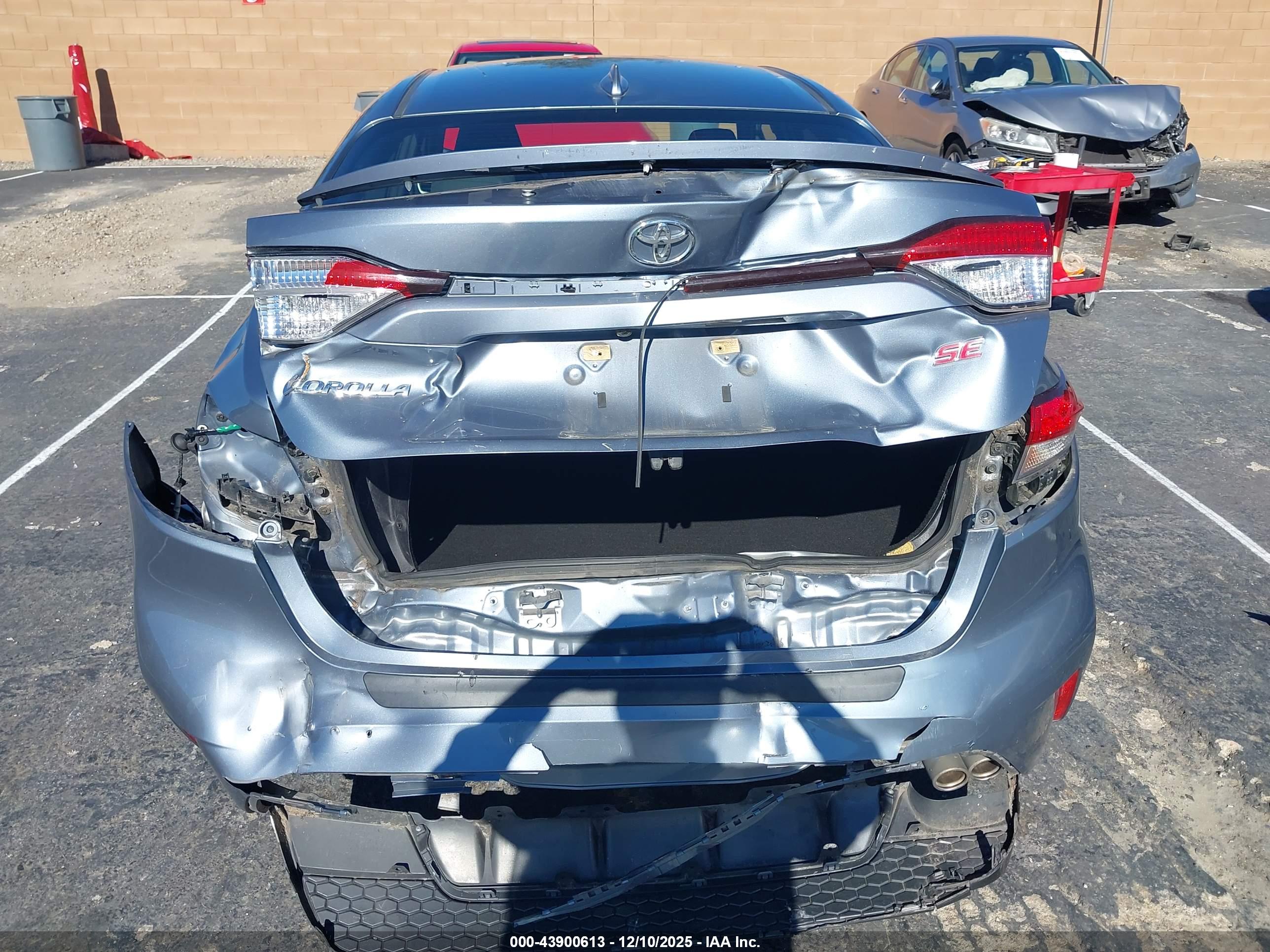 TOYOTA COROLLA image 6