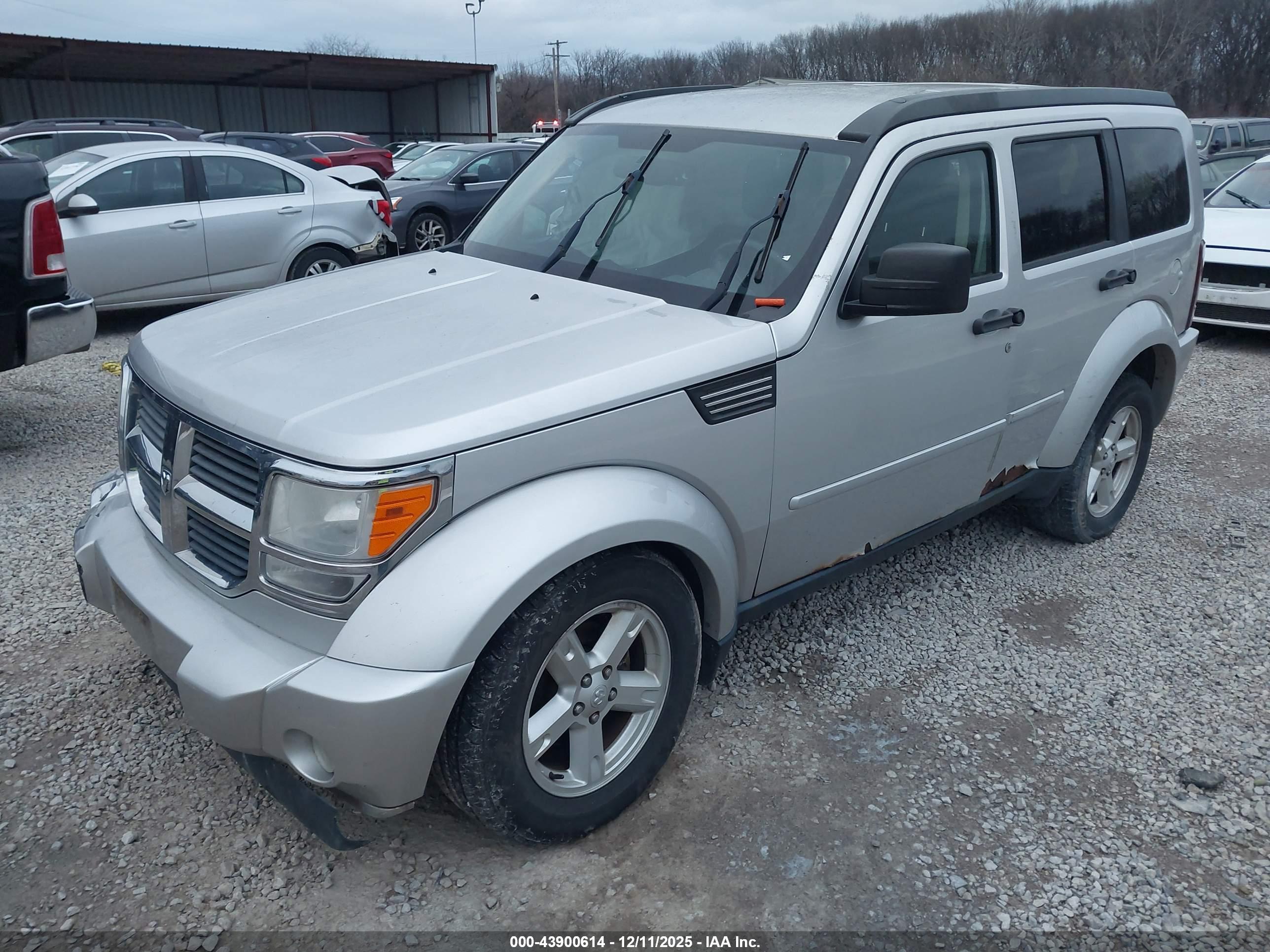 DODGE NITRO image 2