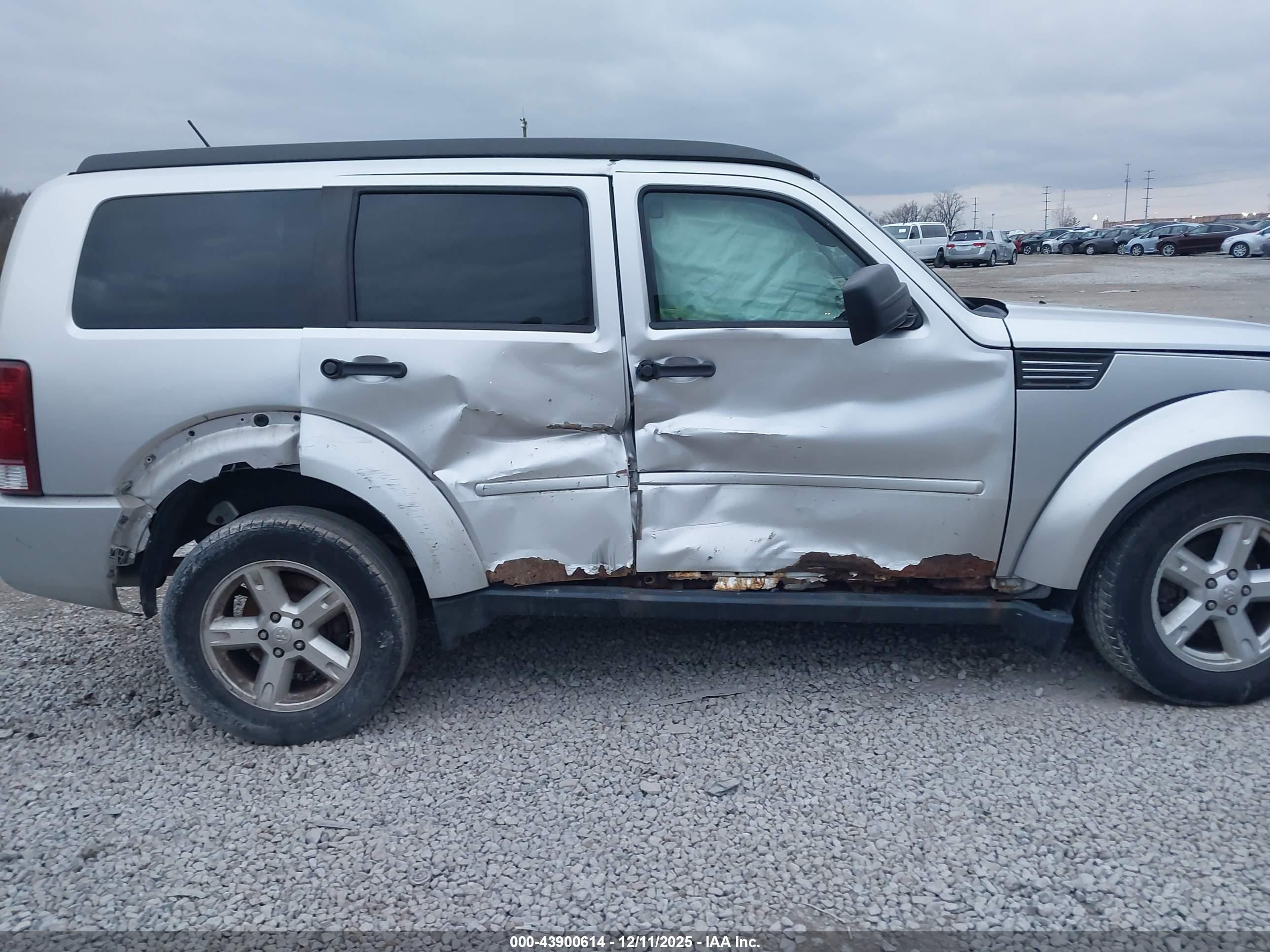 DODGE NITRO image 6