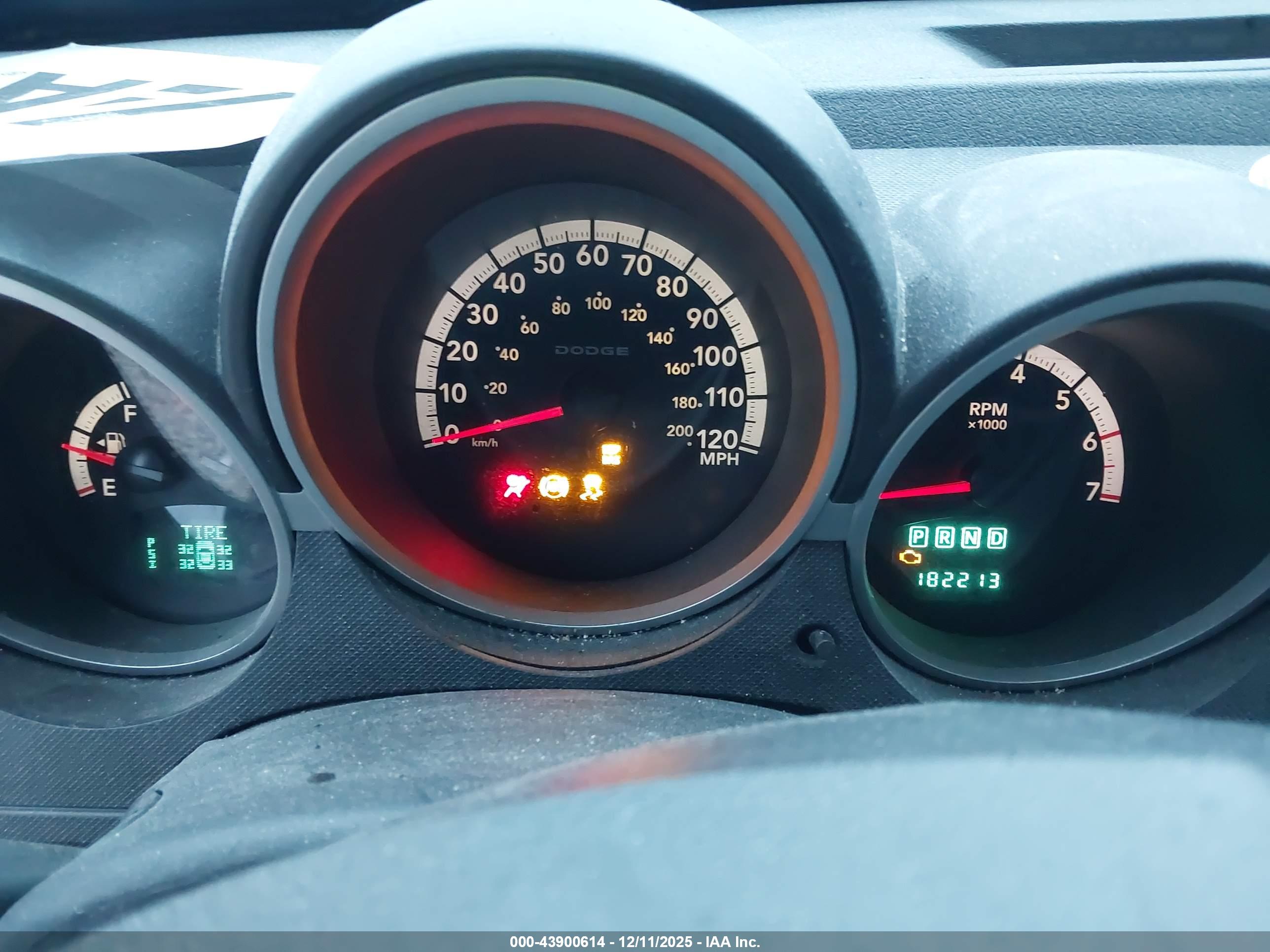 DODGE NITRO image 7