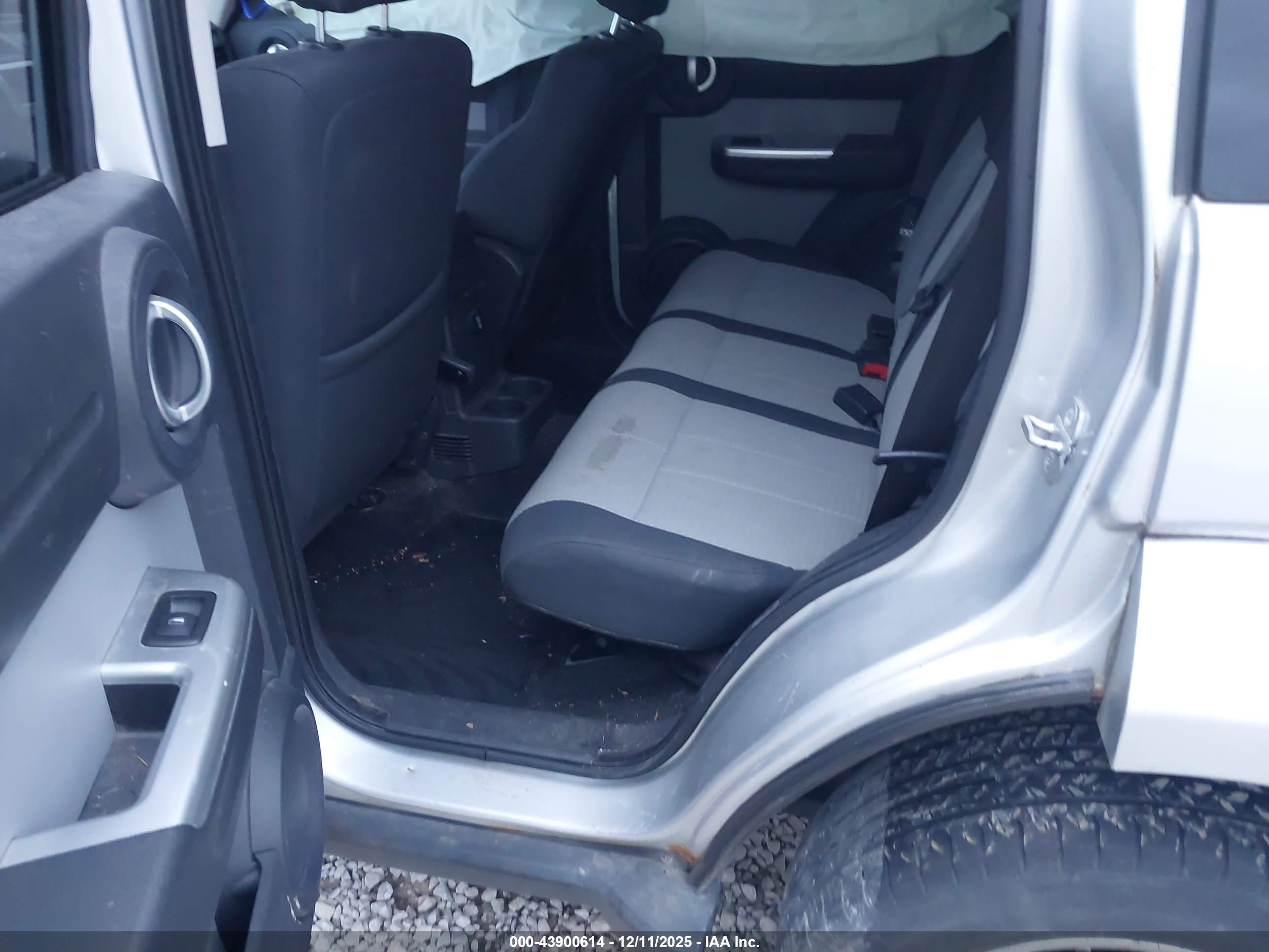 DODGE NITRO image 8