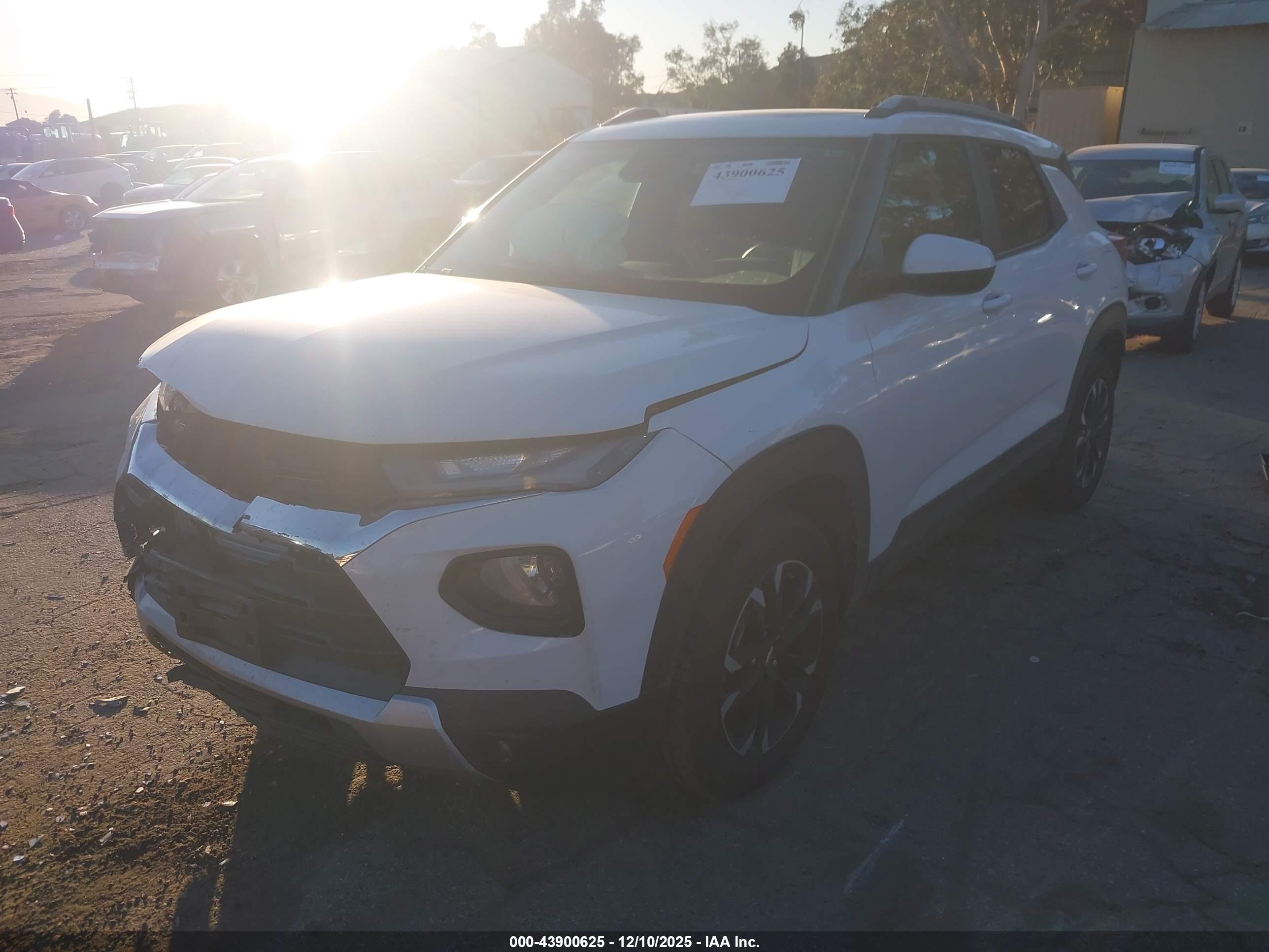 CHEVROLET TRAILBLAZER image 2