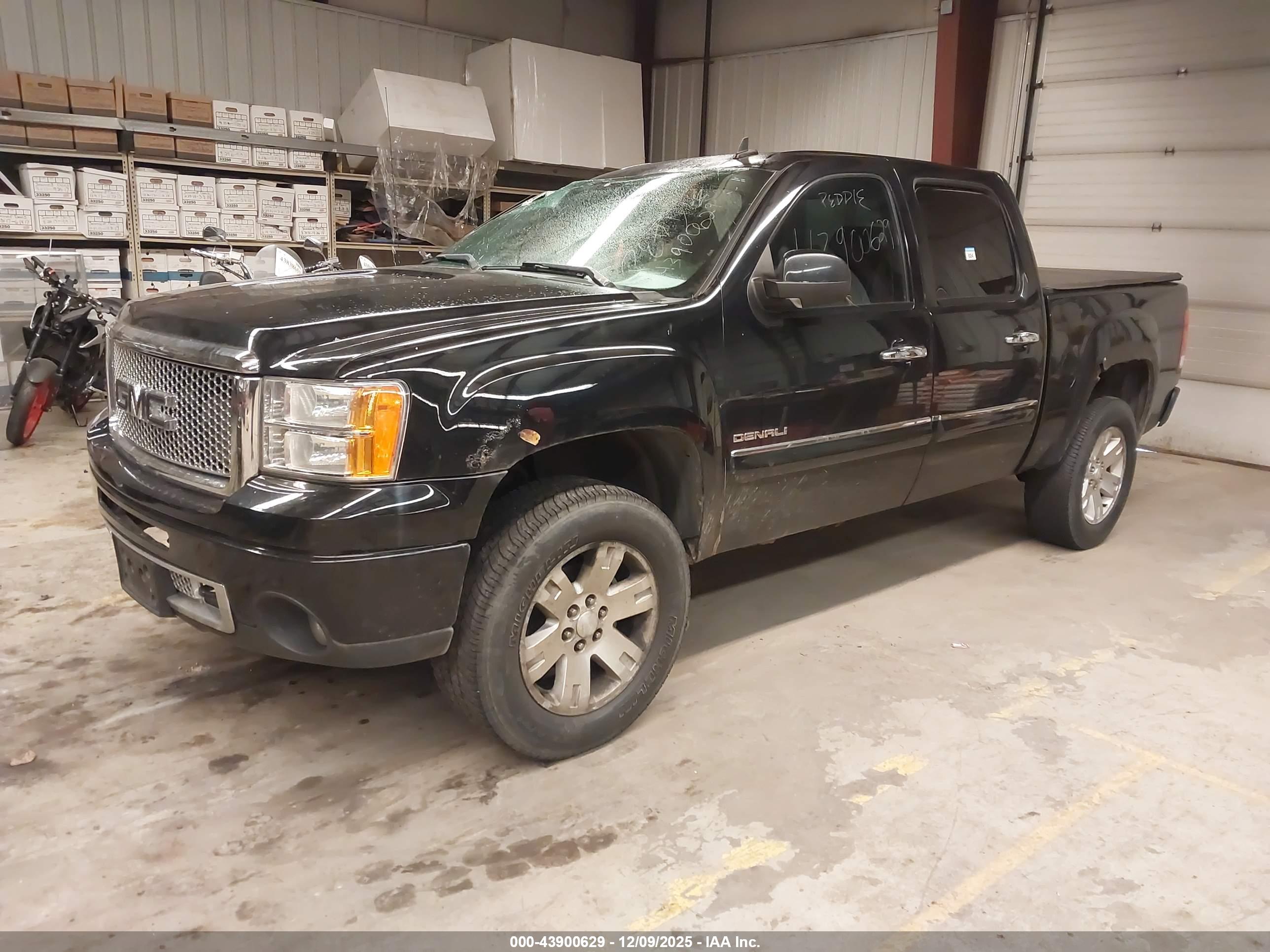 GMC SIERRA image 2
